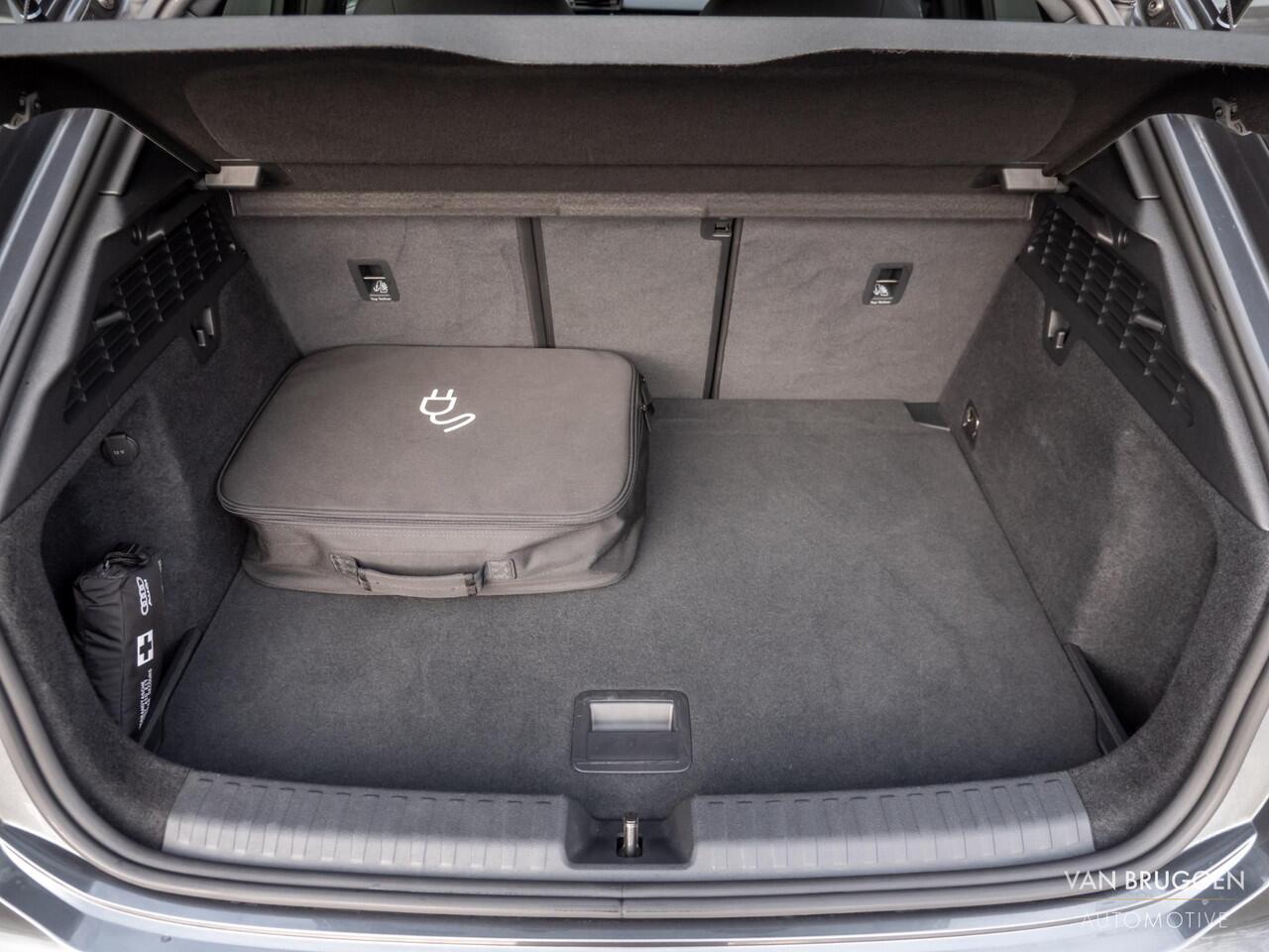 Audi A3 SPORTBACK 40 TFSI E S-Line Pano RS-Stoelen Sfeer Camera ACC