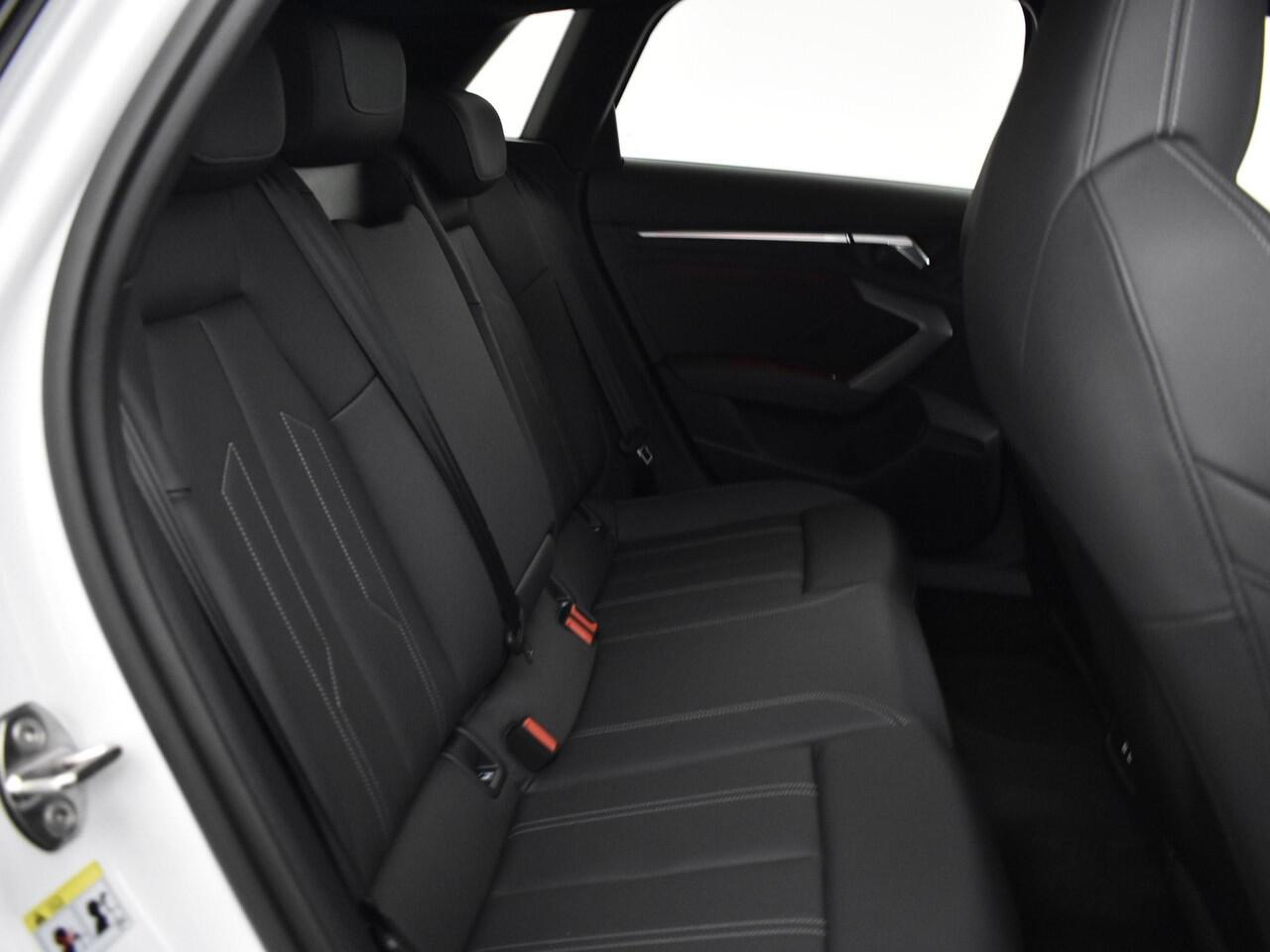 Audi A3 SPORTBACK Advanced edition 40 TFSI e 204 PK · Lederen bekleding · Comfortsleutel · 18" LM Velgen · Assist. Driving + Parking plus