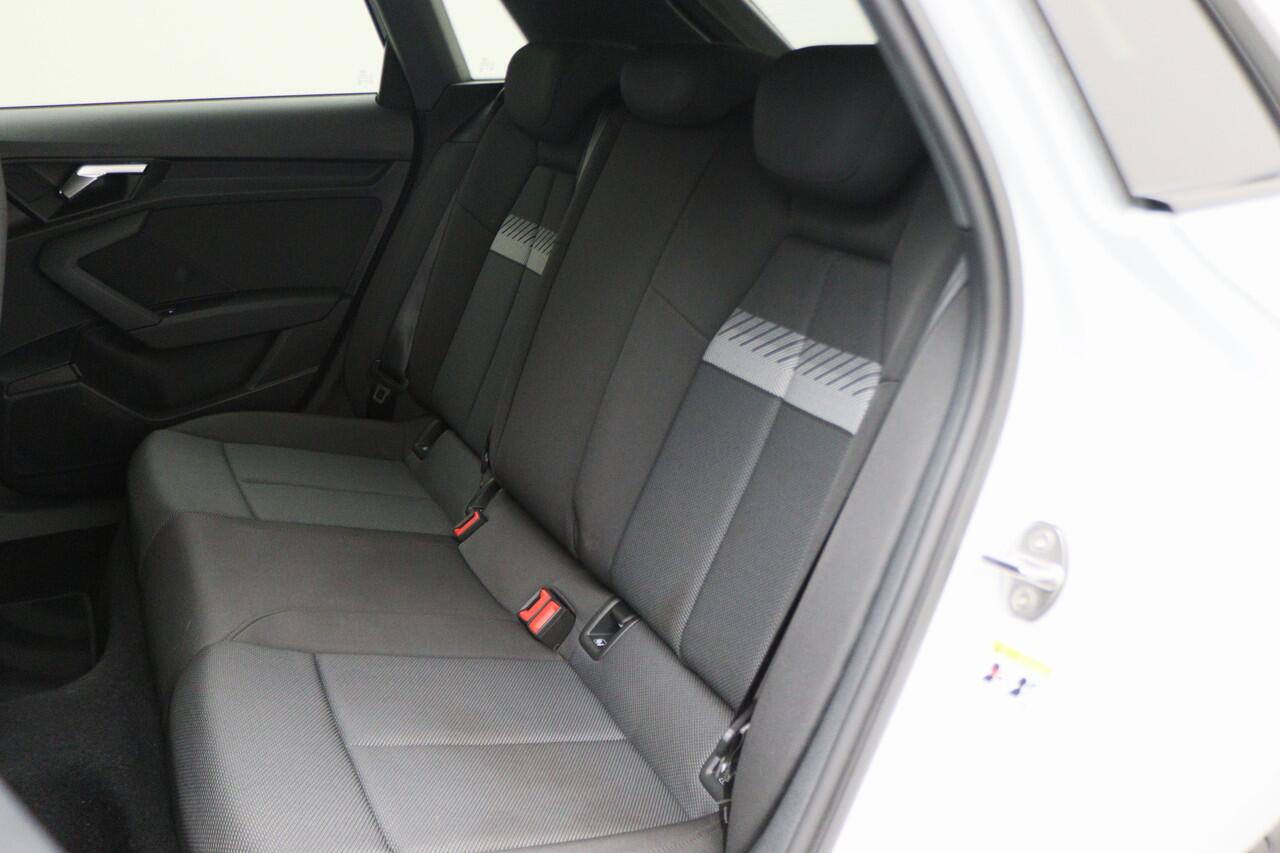 Audi A3 SPORTBACK 45 TFSI e S edition Competition Virtual Cockpit, Standkachel, Cruise, Navigatie, Bluetooth, Climate, PDC, 19''