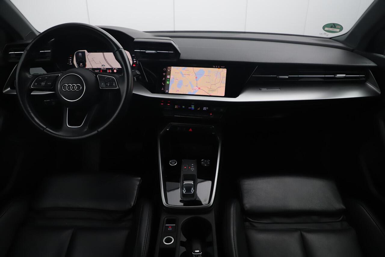 Audi A3 SPORTBACK 30 TFSI Advanced edition Automaat Leder Sportstoelen Stoelverwarming Virtual Navigatie Clima Cruise 17 inch LMV Full LED Lane Assist