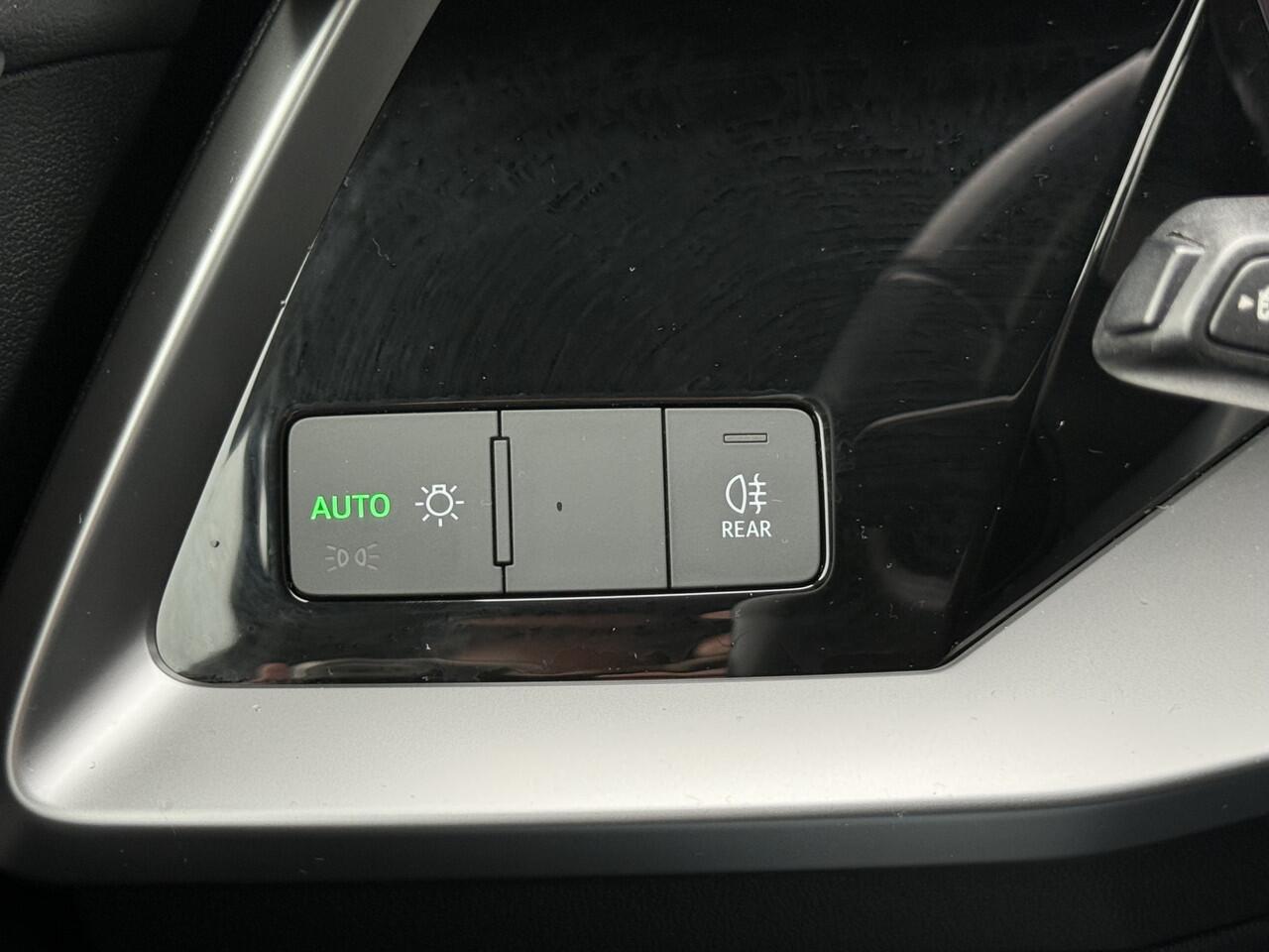 Audi A3 SPORTBACK 45 TFSI e S-line | Navi | CarPlay | ACC | Camera | LED