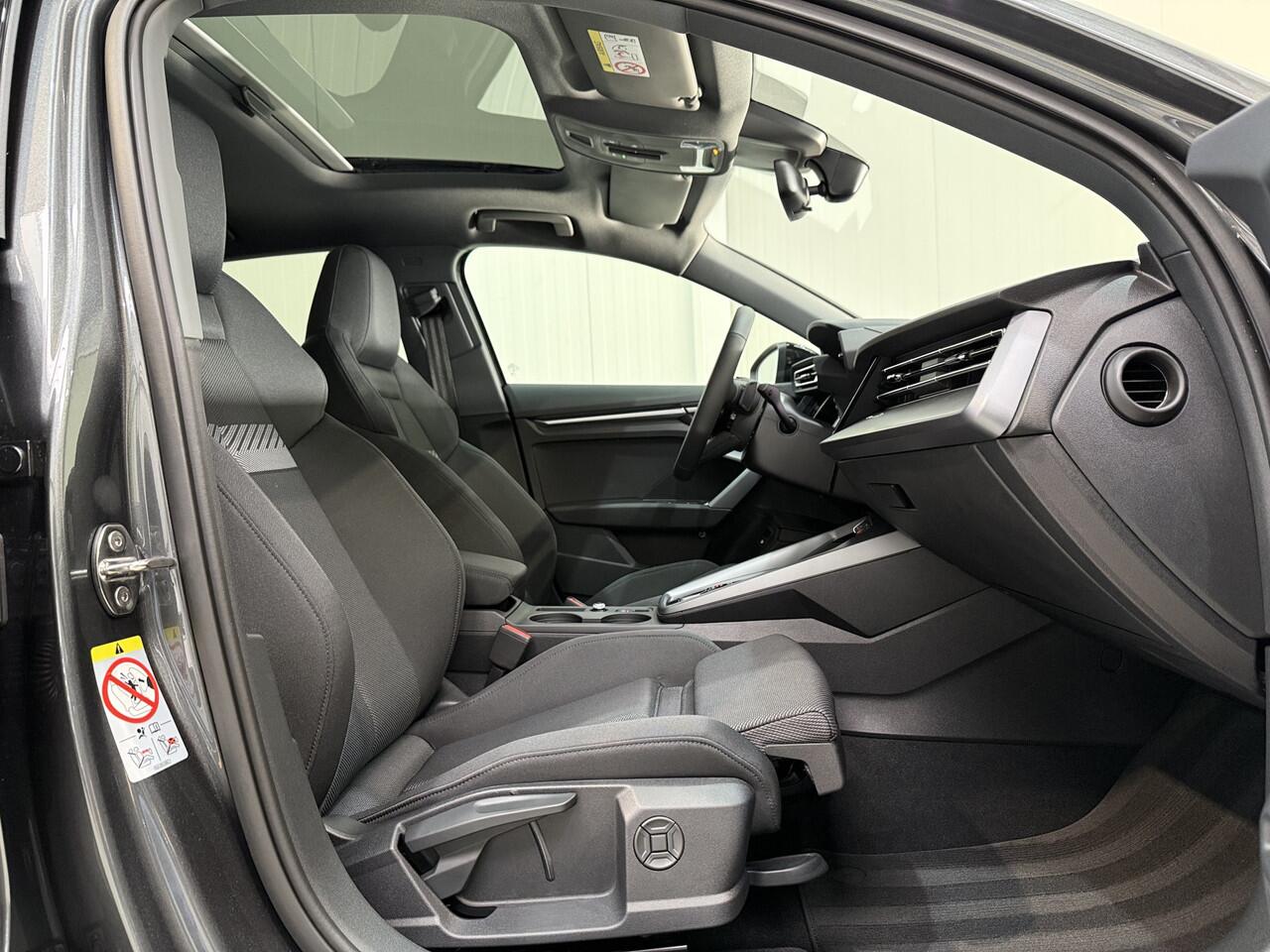 Audi A3 SPORTBACK 45 TFSI e 272pk S edition | Pano dak | Zwart optiek | ACC