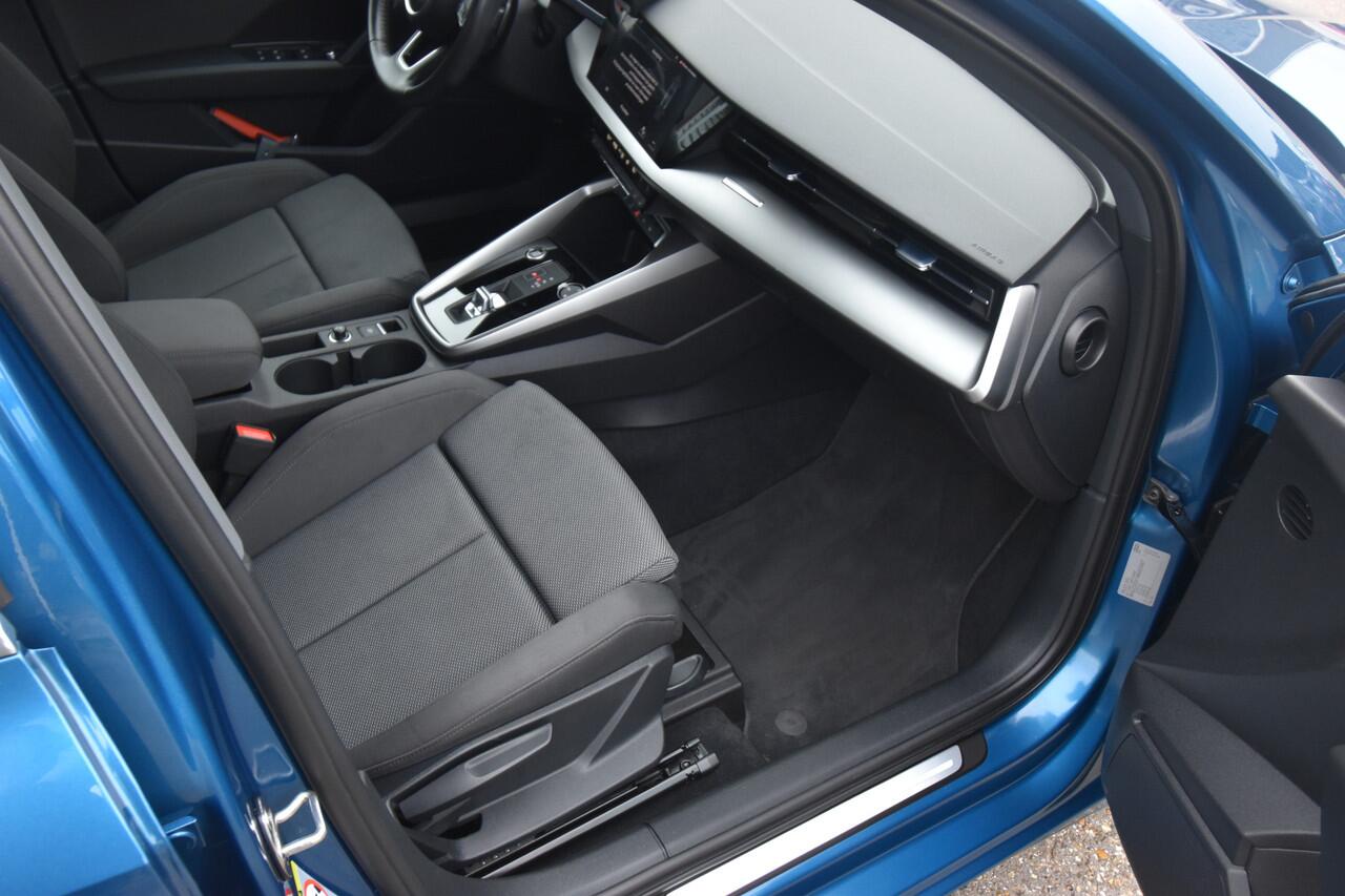 Audi A3 SPORTBACK 35 TFSI Business edition , VIRTUAL COCKPIT , LED KOPL , PDC V+A , NAVI , V ST VERW , CLIMATR ,