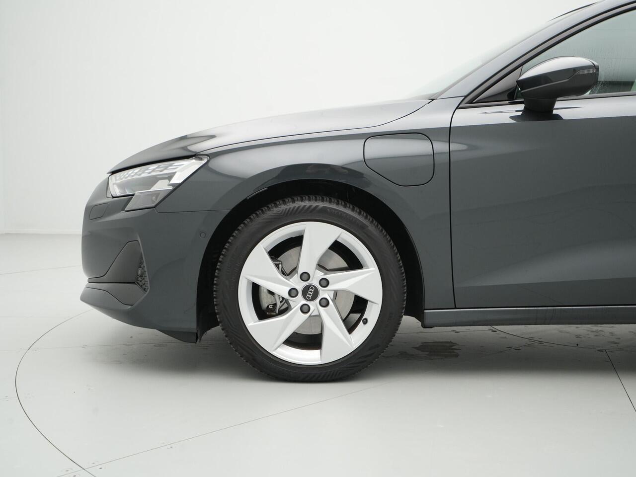 Audi A3 SPORTBACK 40 TFSI e 204pk Advanced edition Panorama Stoelverwarming Navigatie Acc Pdc Carplay 52