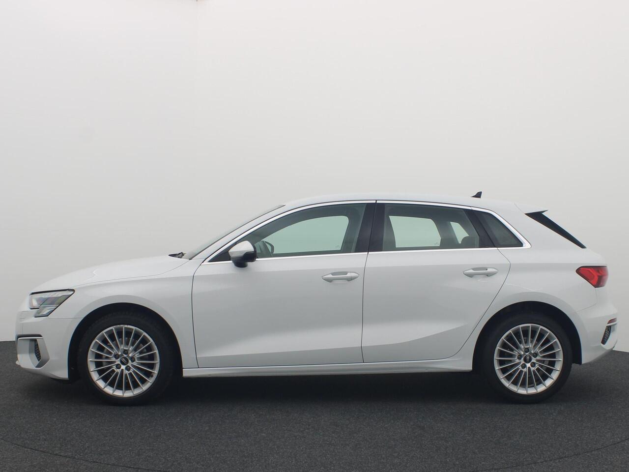 Audi A3 SPORTBACK 30 TFSI Advanced edition AUTOMAAT / TREKHAAK / FULL LED / CARPLAY / DAB+ / ACC VOORBEREID / NAVI / CLIMA / PDC / BLUETOOTH / NL-AUTO