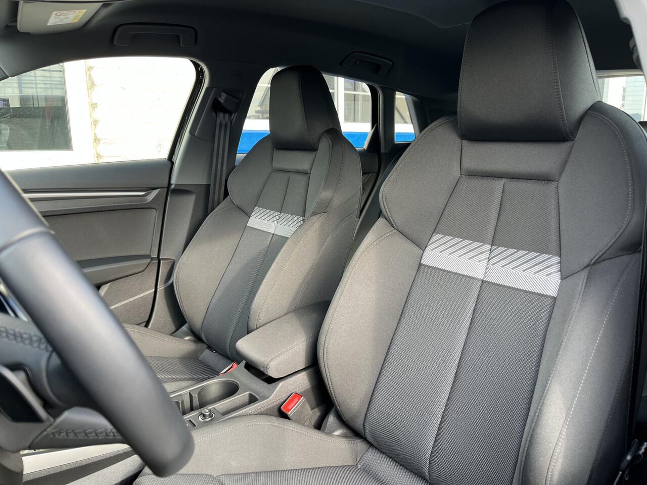 Audi A3 SPORTBACK 30 TFSI Advanced edition / AUTOMAAT/ SMARTPHONE INTERFACE/ GARANTIE TM 10-2027/ PARK. SENSOREN/ FULL-LED/ ADAPT-CRUISE/ NAVI/ CLIMA/ 17" LMV/ DIGITAAL DASHBOARD