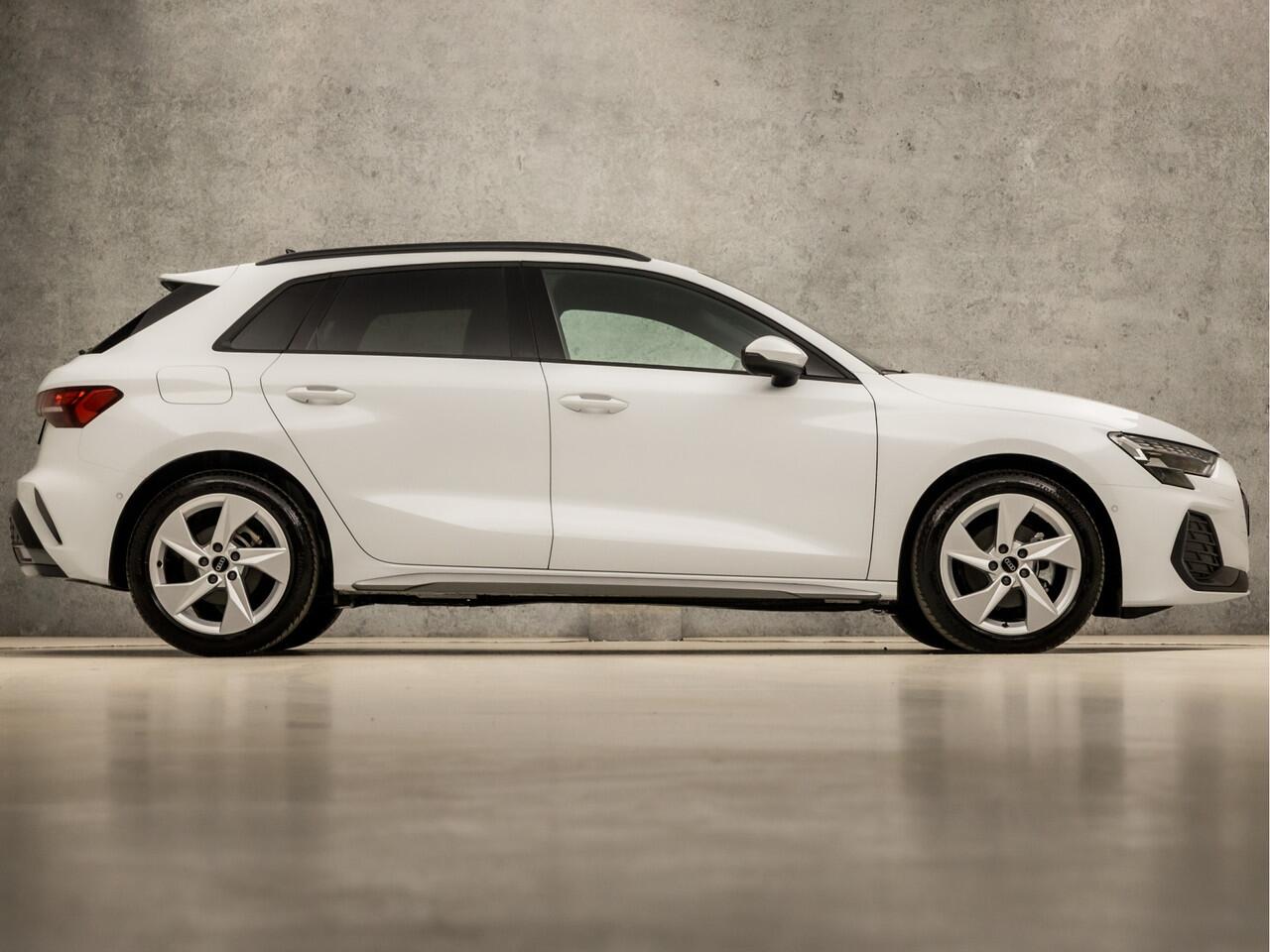 Audi A3 SPORTBACK 30 TFSI S-Line Sport Automaat (2X S-LINE, APPLE CARPLAY, HEAD-UP DISPLAY, SONOS AUDIO, GROOT NAVI, CAMERA, LEDEREN SPORTSTOELEN, STOELVERWARMING, ADAPTIVE CRUISE, SFEERVERLICHTING, KEYLESS, NIEUWSTAAT)