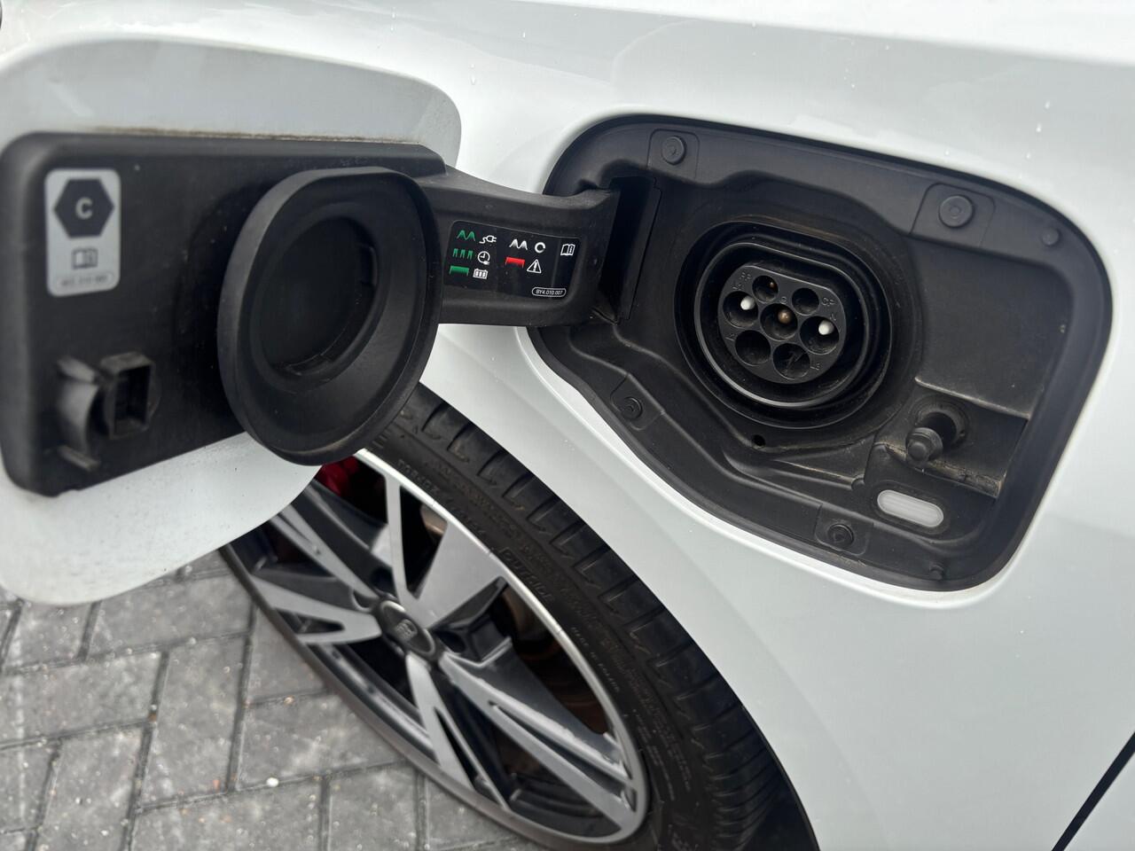 Audi A3 SPORTBACK 45 TFSI e-tron 245 pk S-line Competition