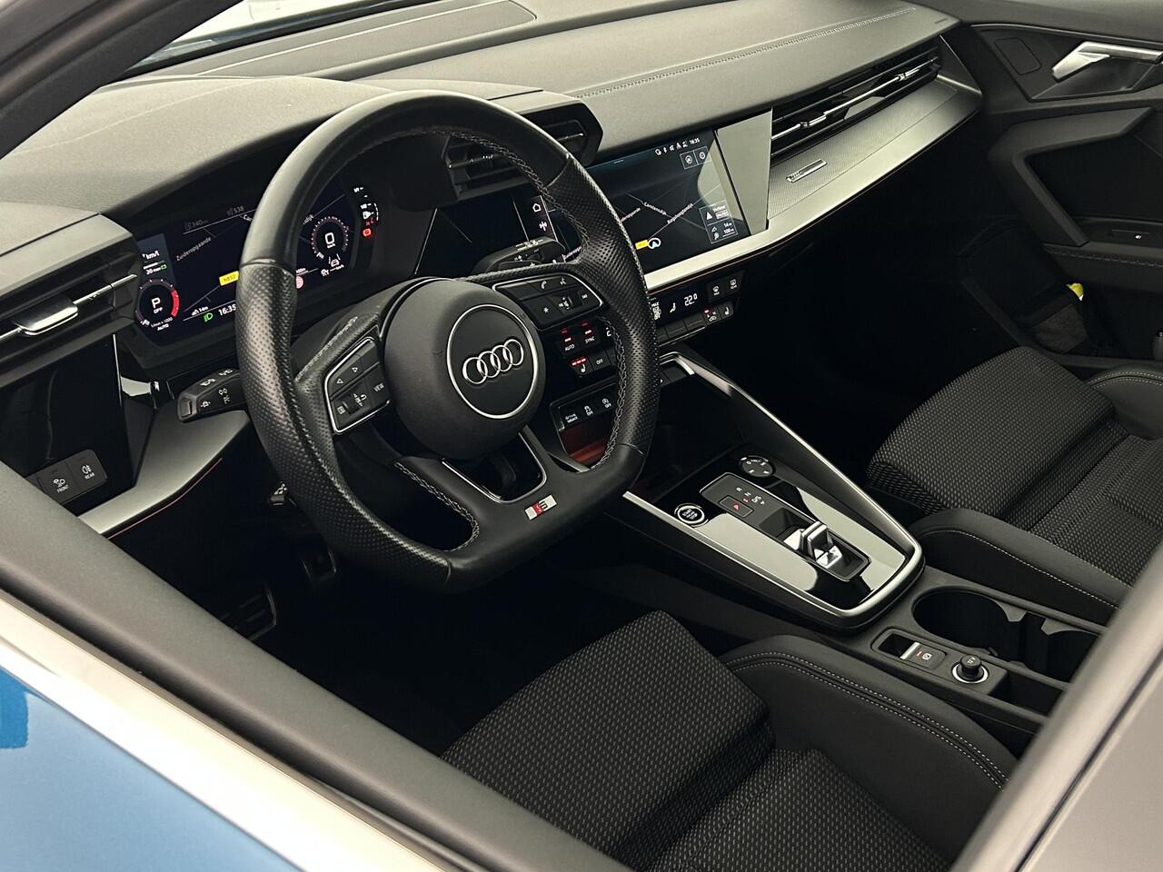 Audi A3 SPORTBACK 35 TFSI 150pk S-Line edition one Panoramadak Stoelverwarming ACC Virtual Cockpit Navigatie