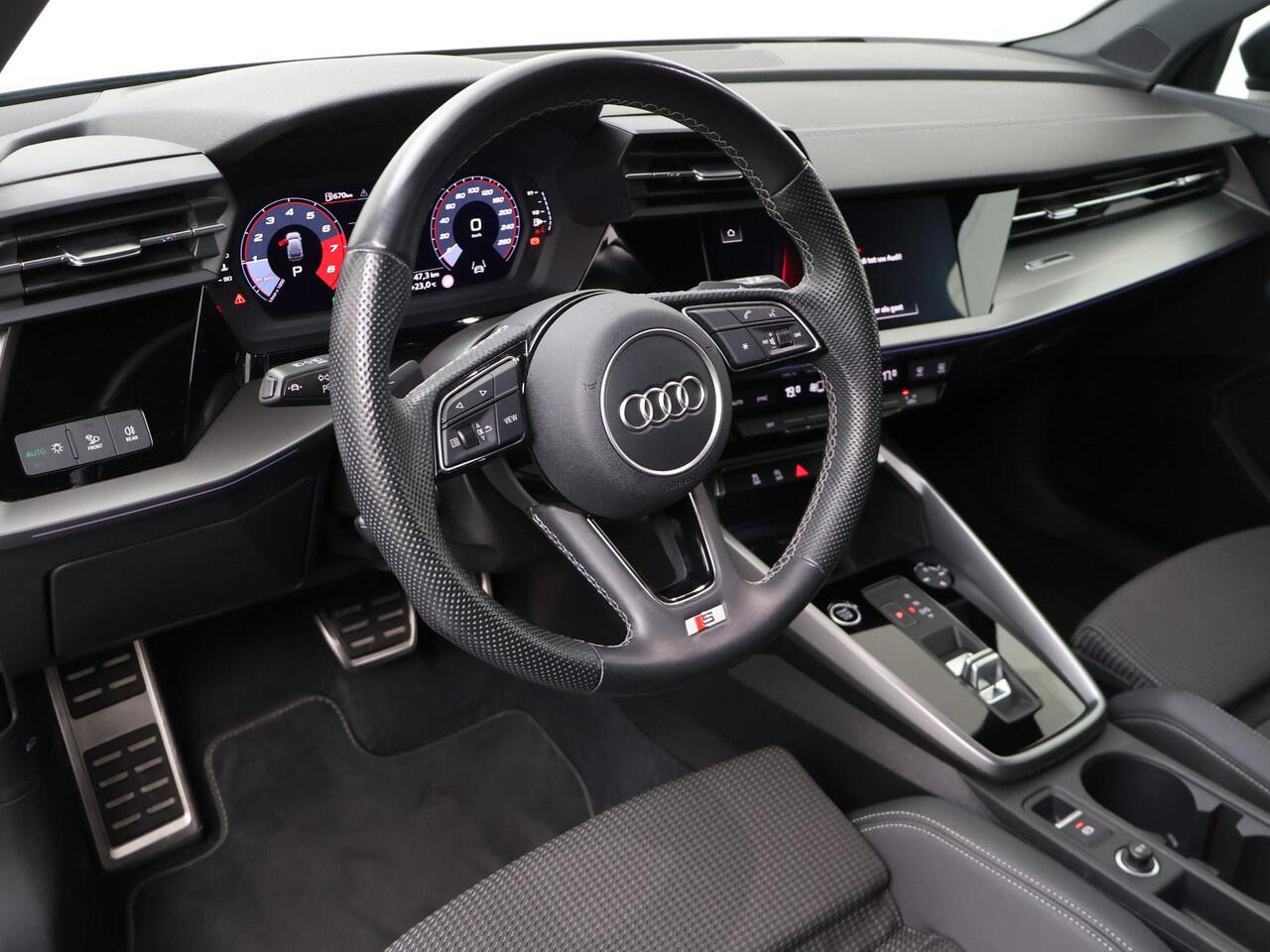 Audi A3 SPORTBACK 30 TFSI S edition | 110 PK | Automaat | Multifunctioneel stuurwiel | Adaptive Cruisecontrol | Parkeersensoren |