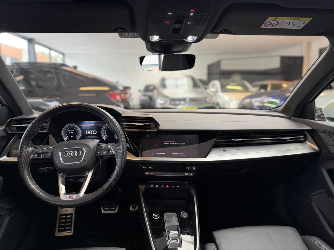 Audi A3 SPORTBACK 40 TFSI e 204 PK S LINE / LEDER / PANO / BLACKPACK