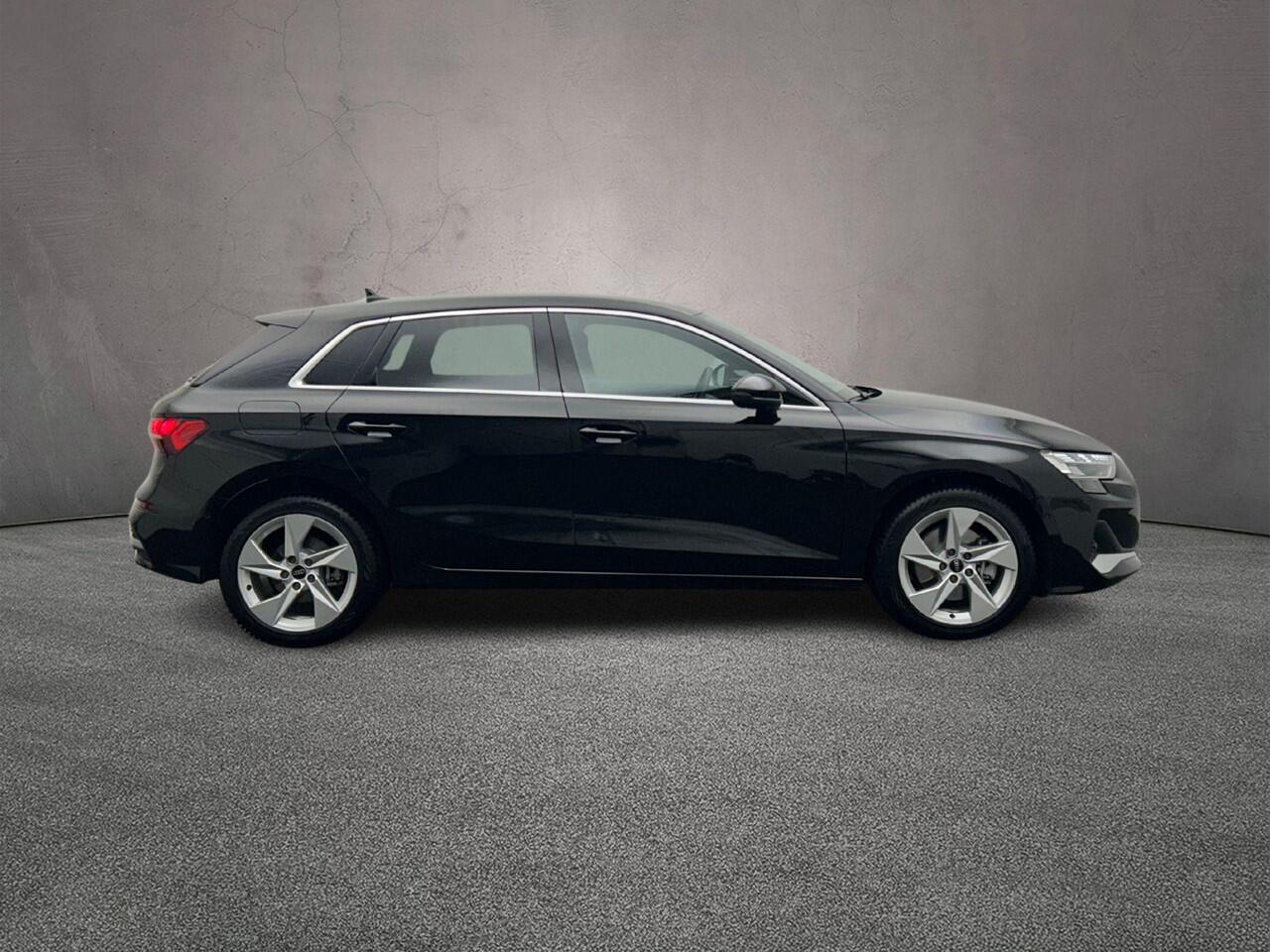 Audi A3 SPORTBACK 40 TFSI e 204PK Advanced edition | Stoelverwarming | LED | Achterruitrijcamera | Adaptive-Cruise | Smartphone-Interface | Privacy-Glass |