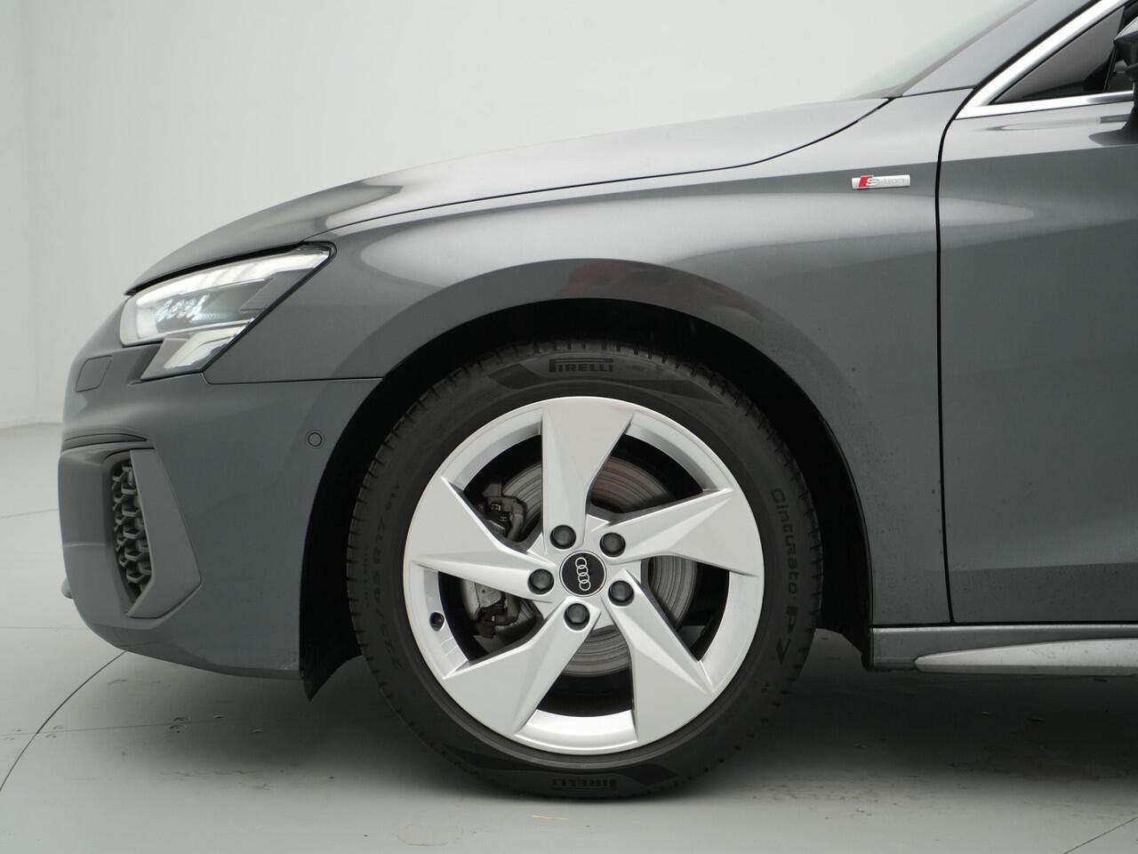 Audi A3 SPORTBACK 35 TFSI 150pk S-tronic S-line Navigatie Carplay Parkassist Stoelverwarming Pdc Acc 63