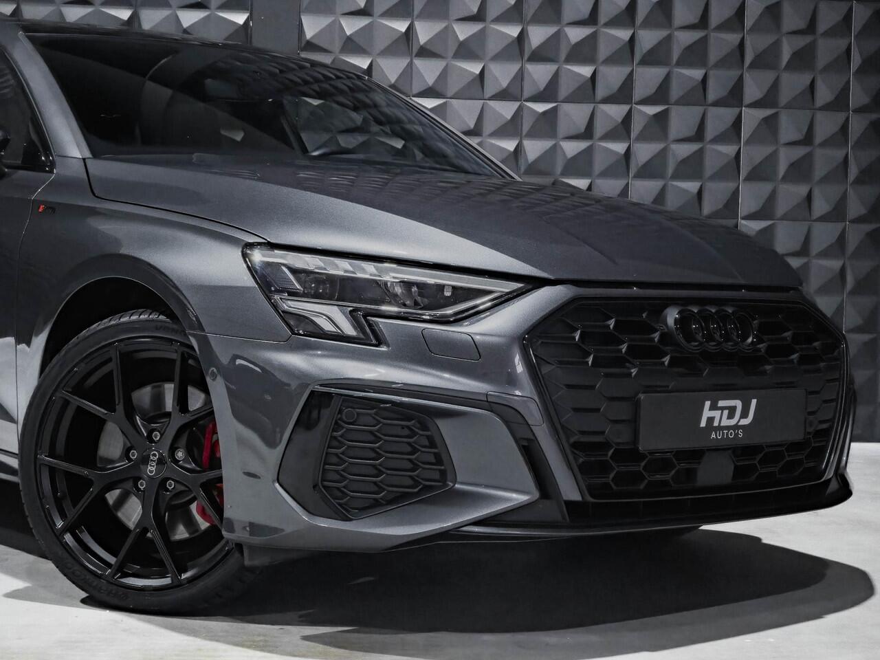 Audi A3 SPORTBACK 45 TFSIe S | Pano | B&O | 19"| Memo | HUD | Amb 30kl | E. Klep | Massage