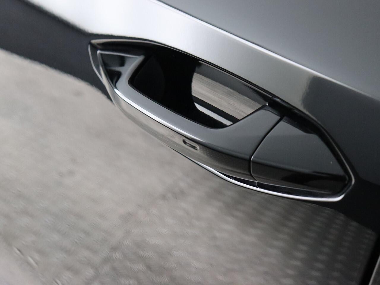 Audi A3 SPORTBACK 30 TFSI Advanced edition (NL-Auto / Led / Navi / Carplay / Cruise)