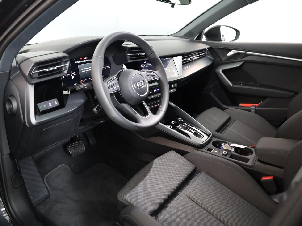 Audi A3 SPORTBACK 35 TFSI Advanced edition 150 pk Private lease vanaf ¤641,-| S-tronic | Verlengde garantie | Navigatie | Parkeersensoren (Park assist) | Achteruitrijcamera | Adaptieve cruise control | LED koplampen |