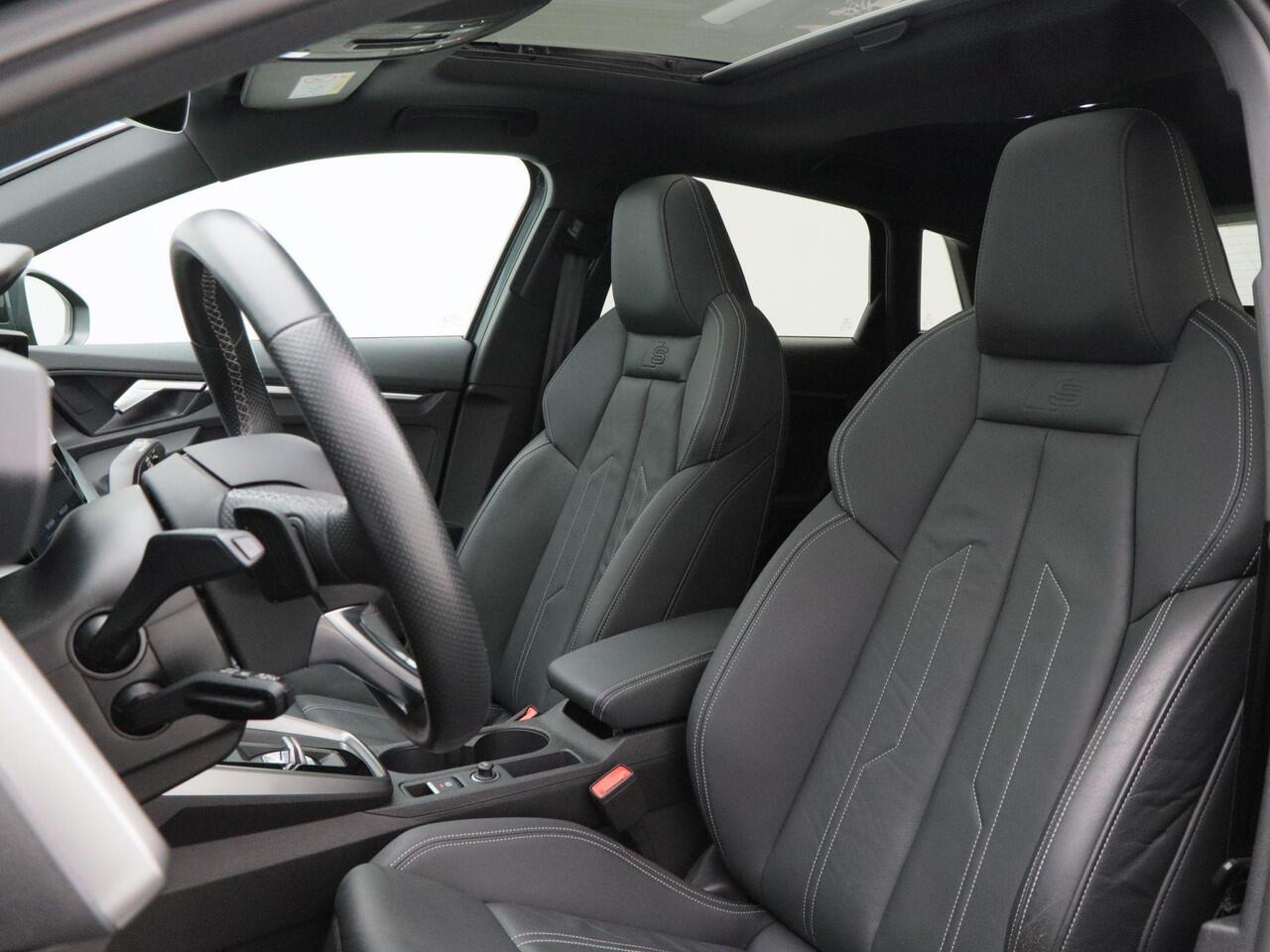 Audi A3 SPORTBACK 45 TFSi e 245 Pk Automaat S-Line | Panoramadak | Full LED | B&O Audio | Leder | Adaptive Cruise | Stoelverwarming | Navigatie | Camera | 17 Inch | 63.543 Km!!