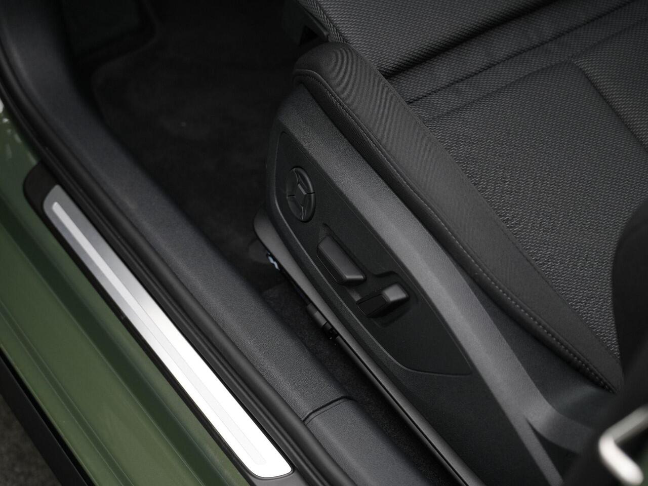 Audi A3 SPORTBACK 45 TFSI e 272 pk S-tronic S-Line | Elektr. verstelbare bestuurdersstoel | Achteruitrijcamera | Stoelverwarming | Adaptive Cruise