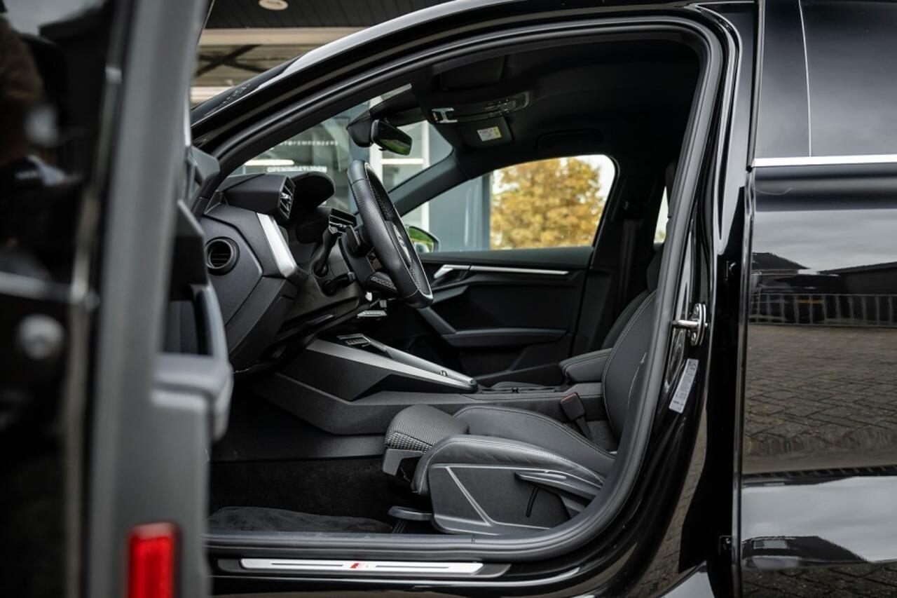Audi A3 SPORTBACK 30 TFSI S edition | S-Line | ACC | Led | Virtual | Afgevlakt stuurwiel | NAP |