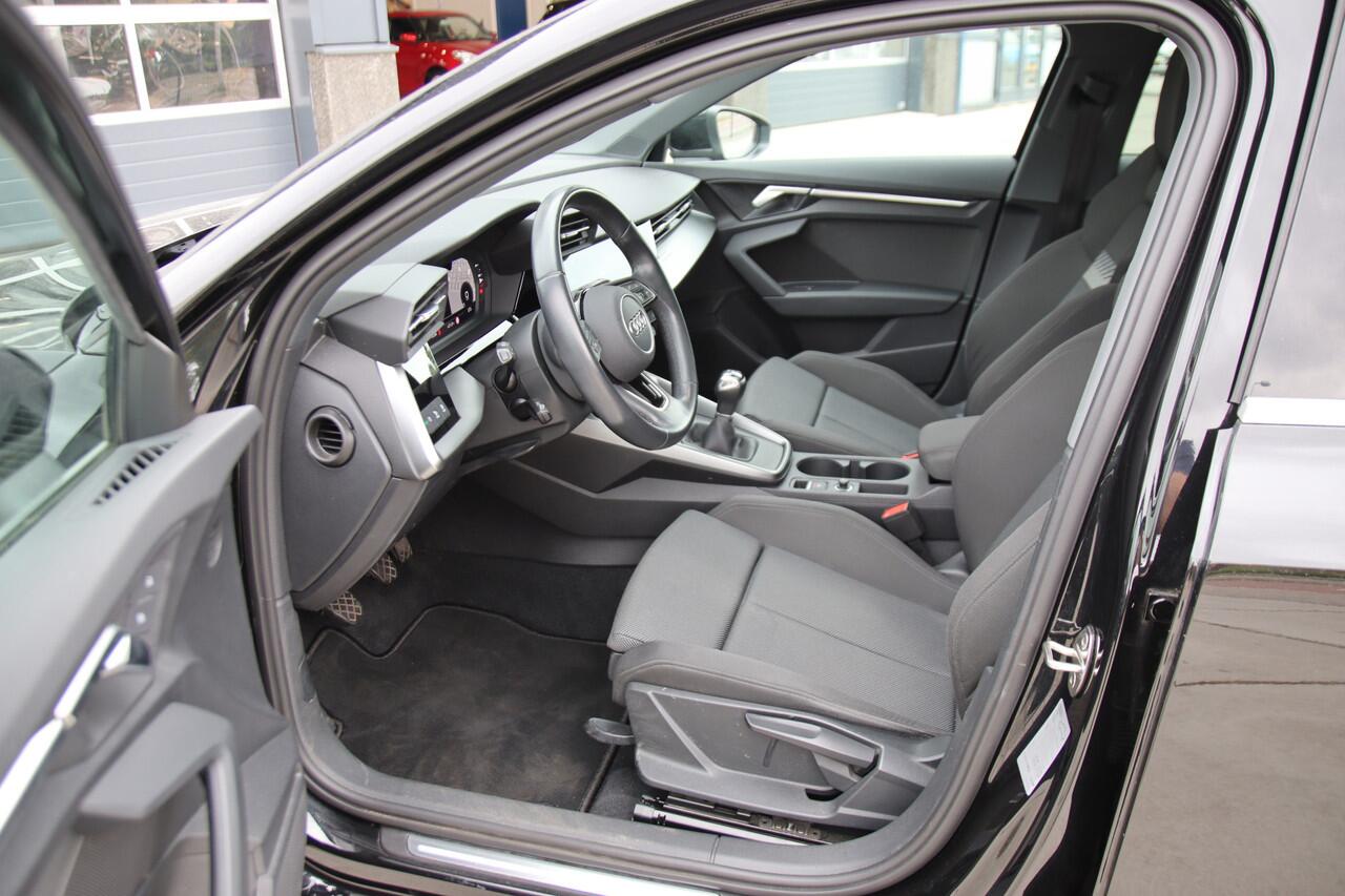 Audi A3 SPORTBACK 30 TFSI Business Ed. Pano, Viritueel, Clima, NL auto Aanbieding!