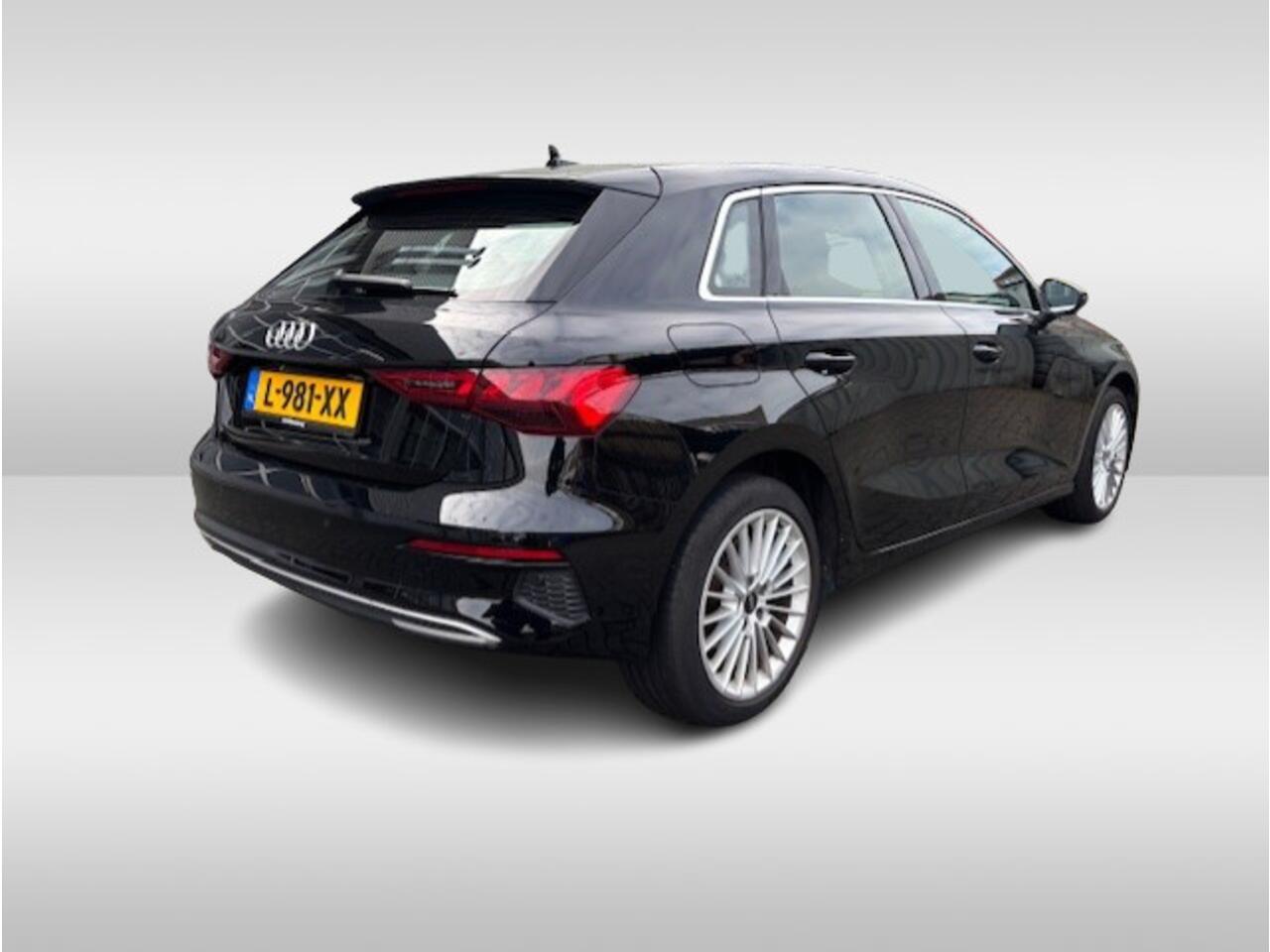 Audi A3 SPORTBACK 30 TFSI Business edition S-Tronic Navigatie / Parkeersensoren / LED verlichting / Airco-Clima / 17"LM velgen