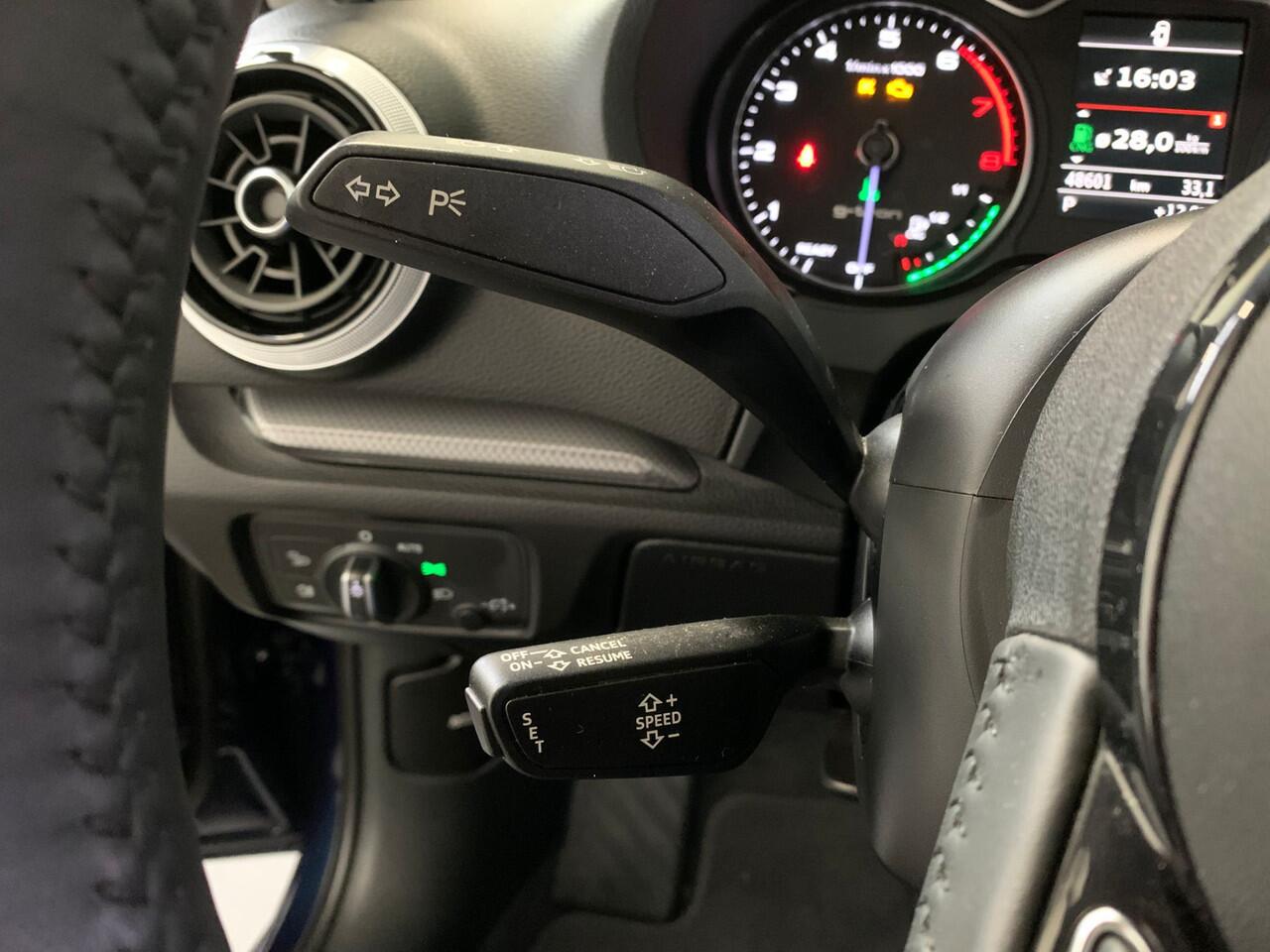 Audi A3 SPORTBACK 30 TFSI Advance Sport G-tron Carplay!