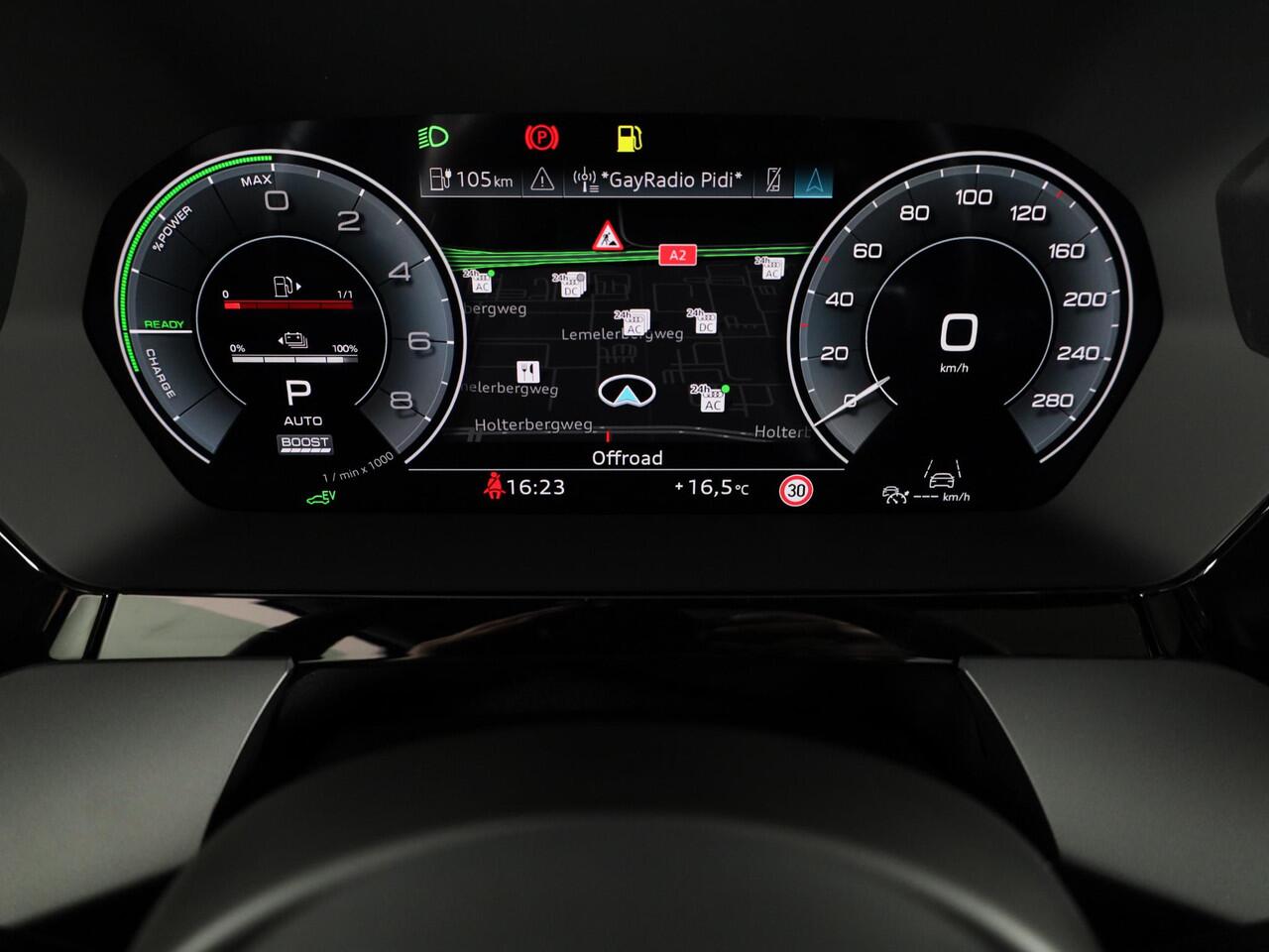 Audi A3 SPORTBACK 45 TFSI e S edition Competition 272pk | Panoramadak | Sonos Premium Audio | 19 inch Lichtmetalen velgen | Parkeercamera