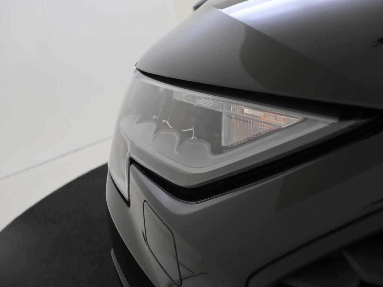 Audi A3 SPORTBACK 40 TFSI e Advanced edition | Lederen bekleding | Virtual cockpit Plus | Stoelverwarming | Navigatie Plus | Parkeerasisstent | CarPlay | Cruise control |