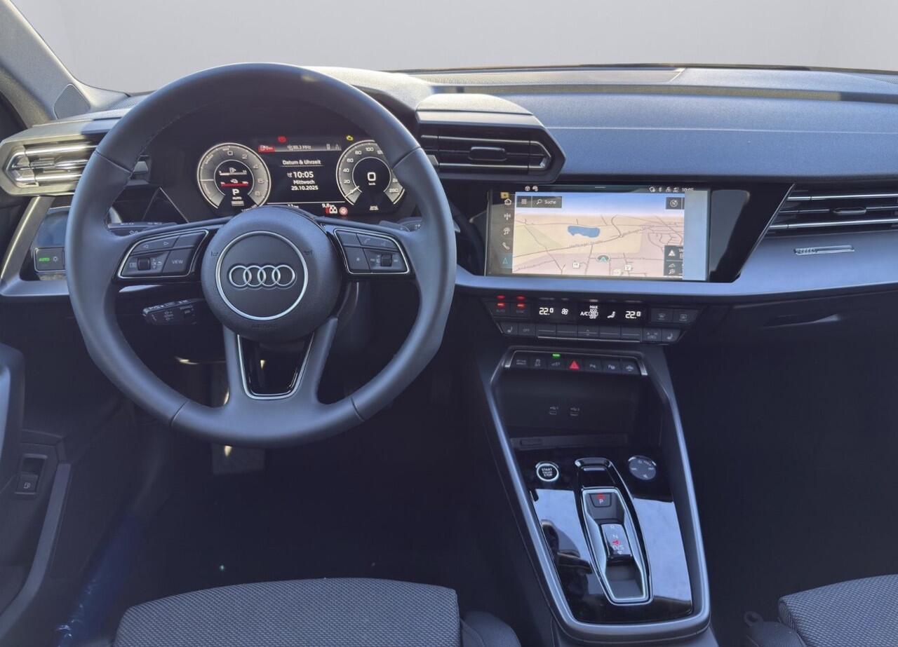 Audi A3 SPORTBACK 45 TFSI e plug in hybride S line, 200 KW/272 PK(!) DEMO S Line, Comfort pakket, Automaat, 18", Panorama, Clima, Black pareleffect