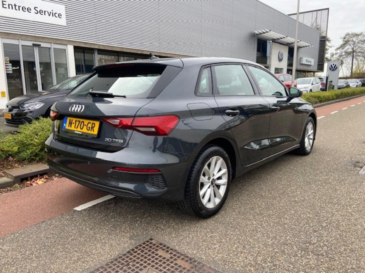 Audi A3 SPORTBACK 30 TFSI Pro Line / APP.Connect / Cruise control / Parkeerhulp achter