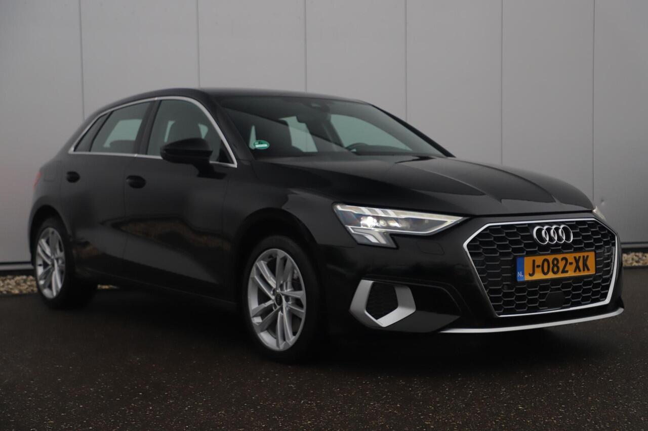 Audi A3 SPORTBACK 30 TFSI Advanced edition Automaat Leder Sportstoelen Stoelverwarming Virtual Navigatie Clima Cruise 17 inch LMV Full LED Lane Assist