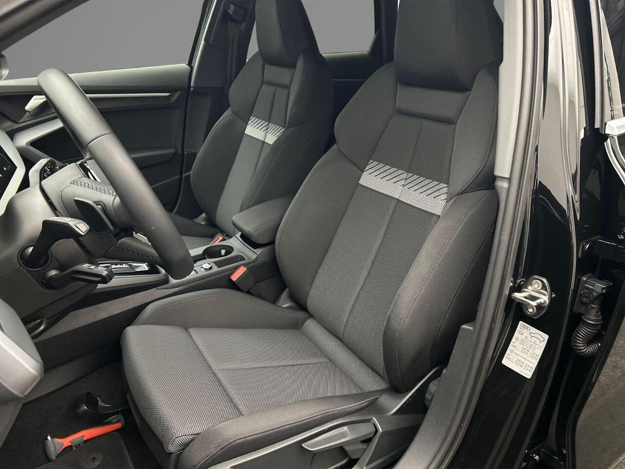 Audi A3 SPORTBACK 40 TFSI e 204PK Advanced edition | Stoelverwarming | LED | Achterruitrijcamera | Adaptive-Cruise | Smartphone-Interface | Privacy-Glass |