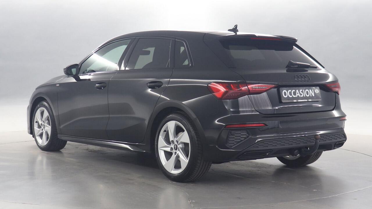 Audi A3 SPORTBACK 35 TFSI 150pk S Edition S-Tronic / Navigatie / Adaptive Cruise Control / Parkeersensoren