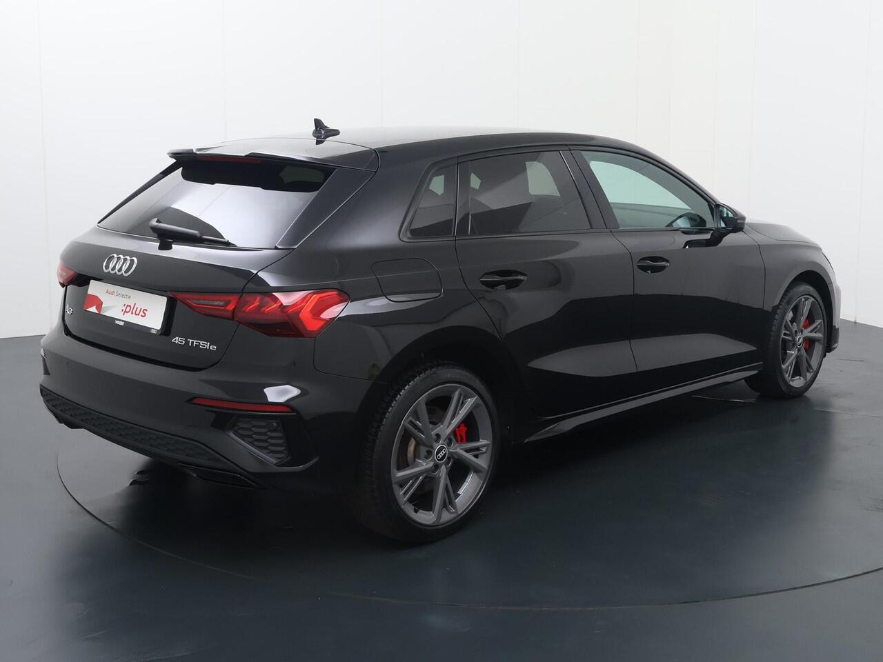 Audi A3 SPORTBACK 45 TFSI e S edition Competition | 245 PK | SoH 97% | LED verlichting | Audi soundsystem | Navigatiesysteem |