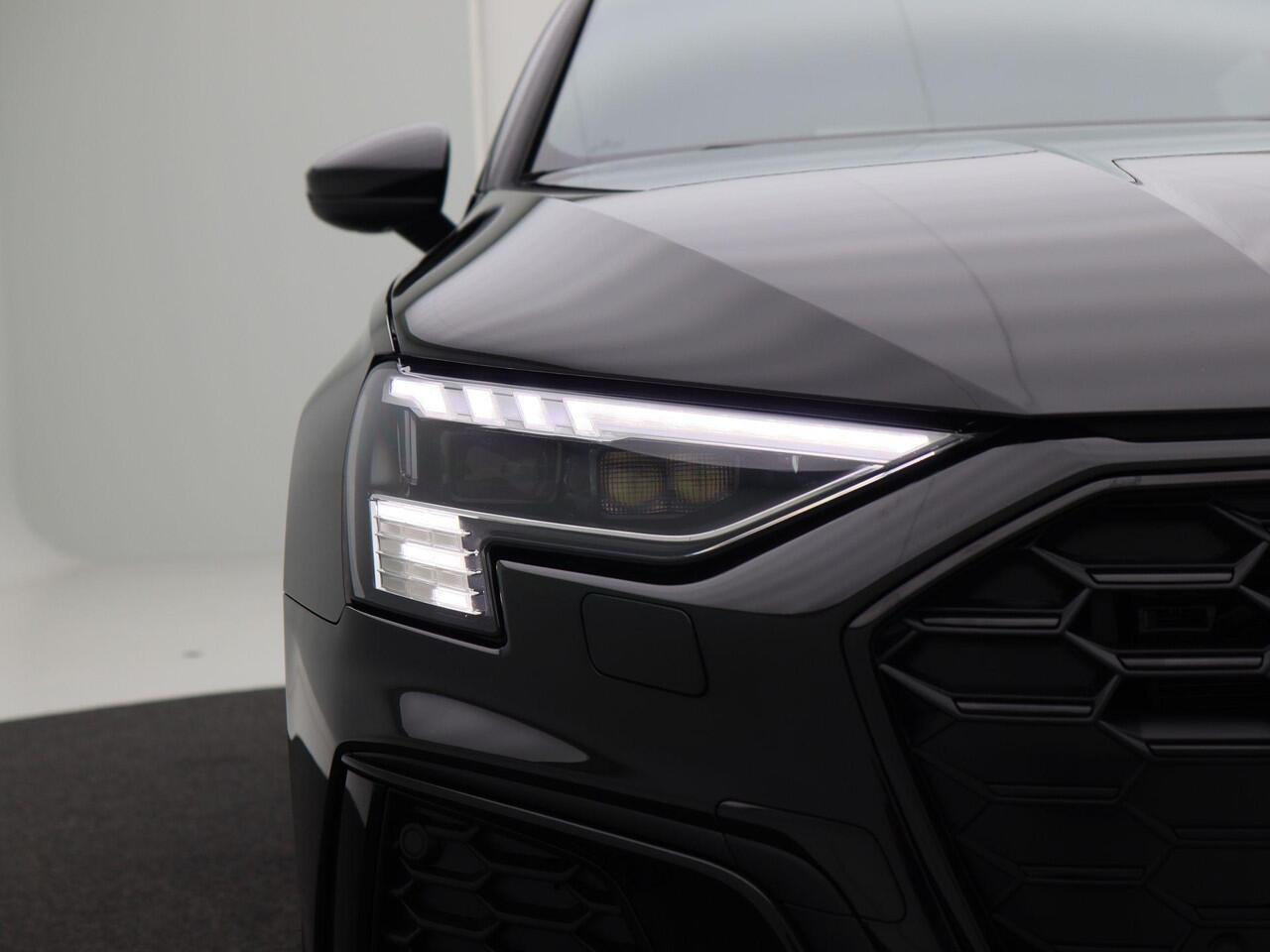 Audi A3 SPORTBACK 45 TFSie 245 Pk S-Line Competition | Full LED | Panoramadak | 18 Inch | B&O Audio | Zwart Optiek | Adaptive Cruise | Carplay | 43.880 Km!!