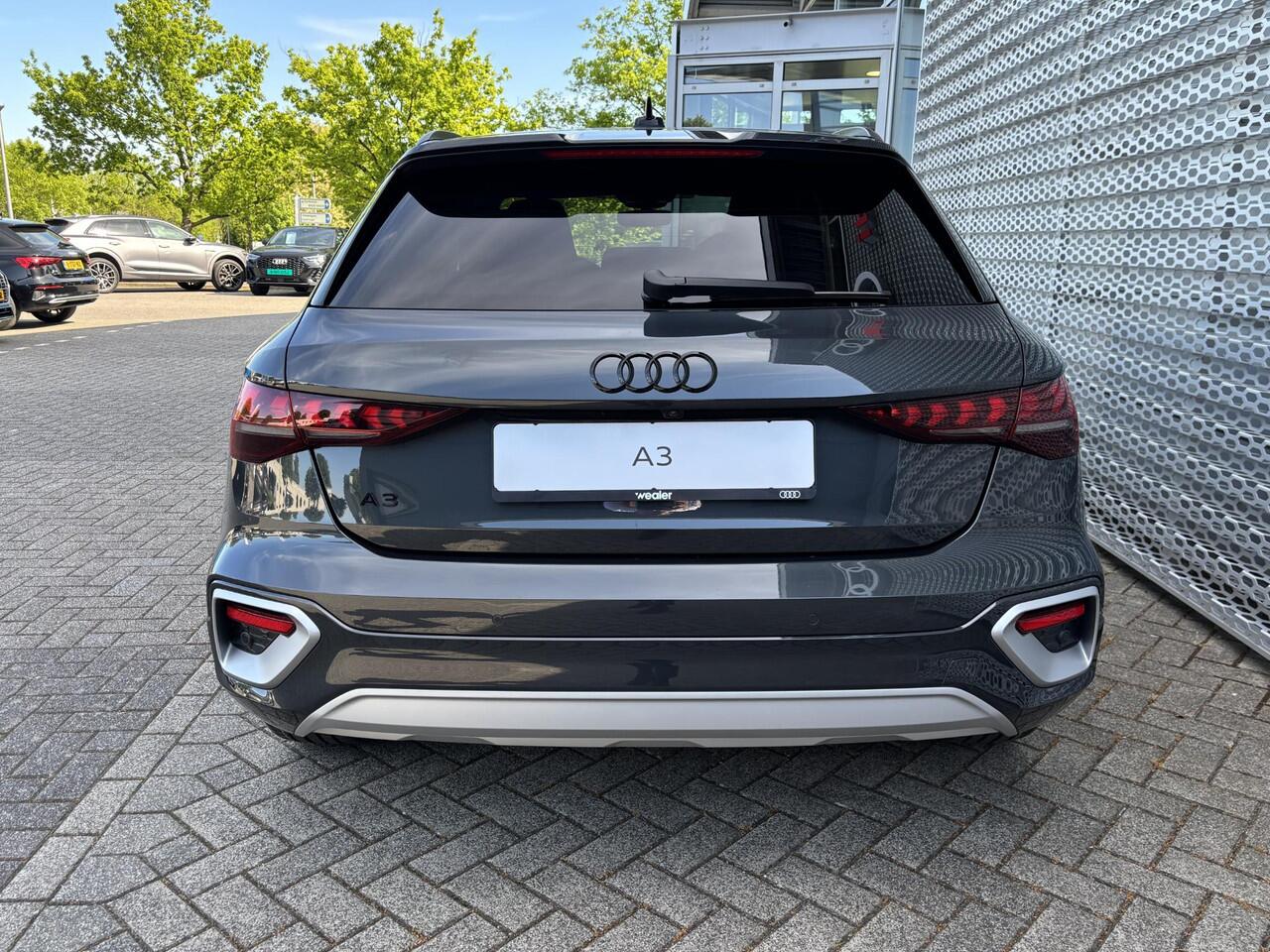 Audi A3 SPORTBACK allstreet 40 TFSI e Advanced edition 204 pk S-tronic | Comfortpakket plus | 18" Velgen lichtmetaal | Ambient Light