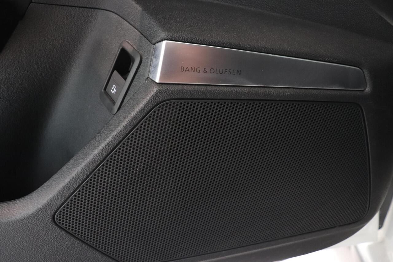 Audi A3 SPORTBACK 40 TFSI e Edition 205 Pk. | Camera | B & O premium audio | Navigatie | Matrix LED | AppleCarplay AndroidAuto |