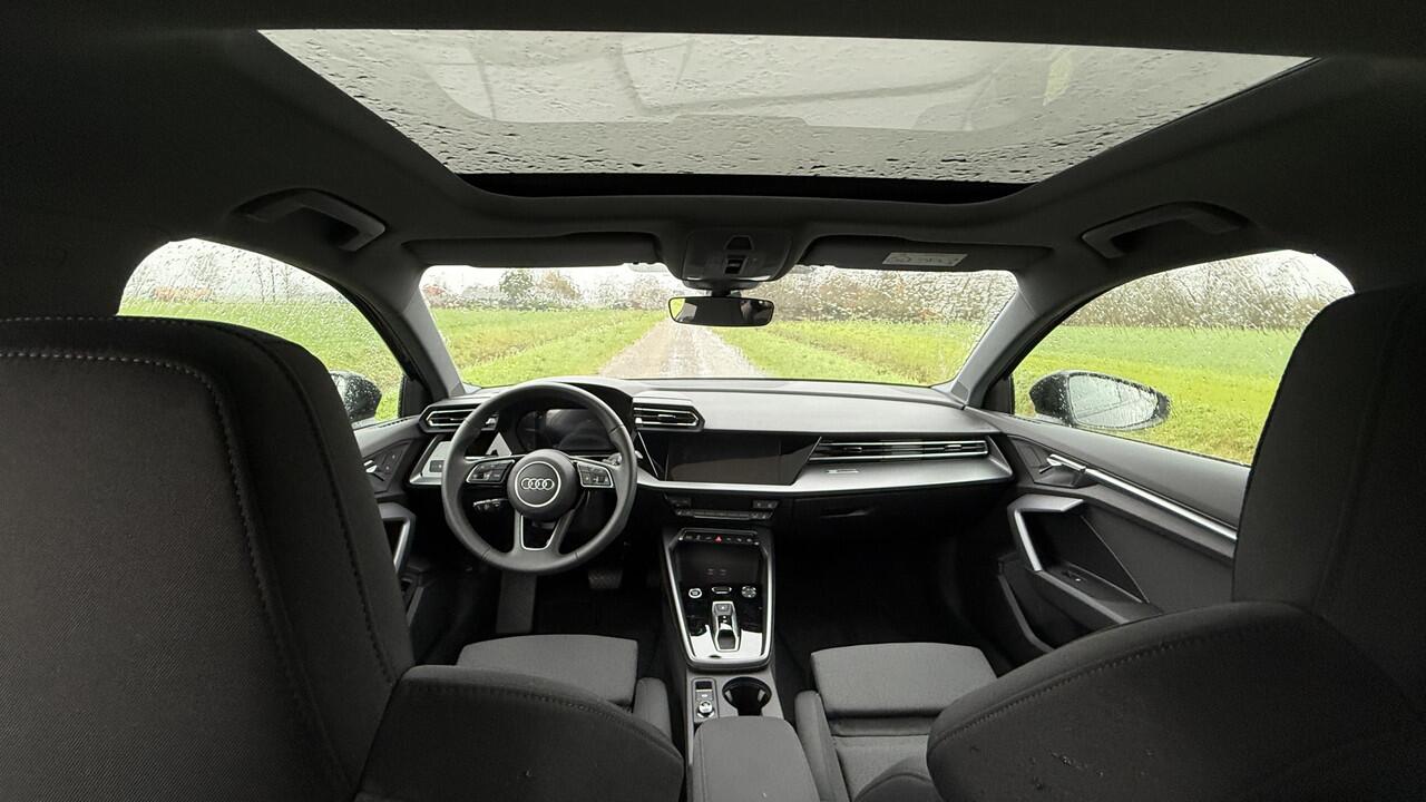 Audi A3 SPORTBACK 45 TFSI e plug in hybride S line, 200 KW/272 PK(!) DEMO S Line, Comfort pakket, Automaat, 18", Panorama, Clima, Black pareleffect