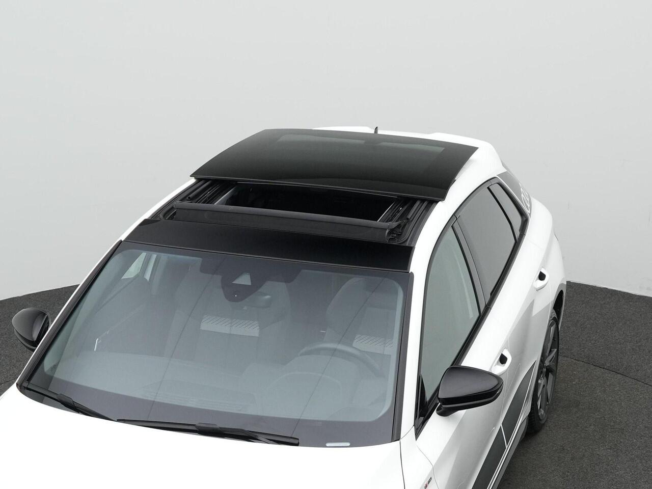 Audi A3 SPORTBACK 45 TFSI e 245 pk S-tronic Advanced edition / S-Line | Panoramadak | Achteruitrijcamera | Stoelverwarming | Navigatie