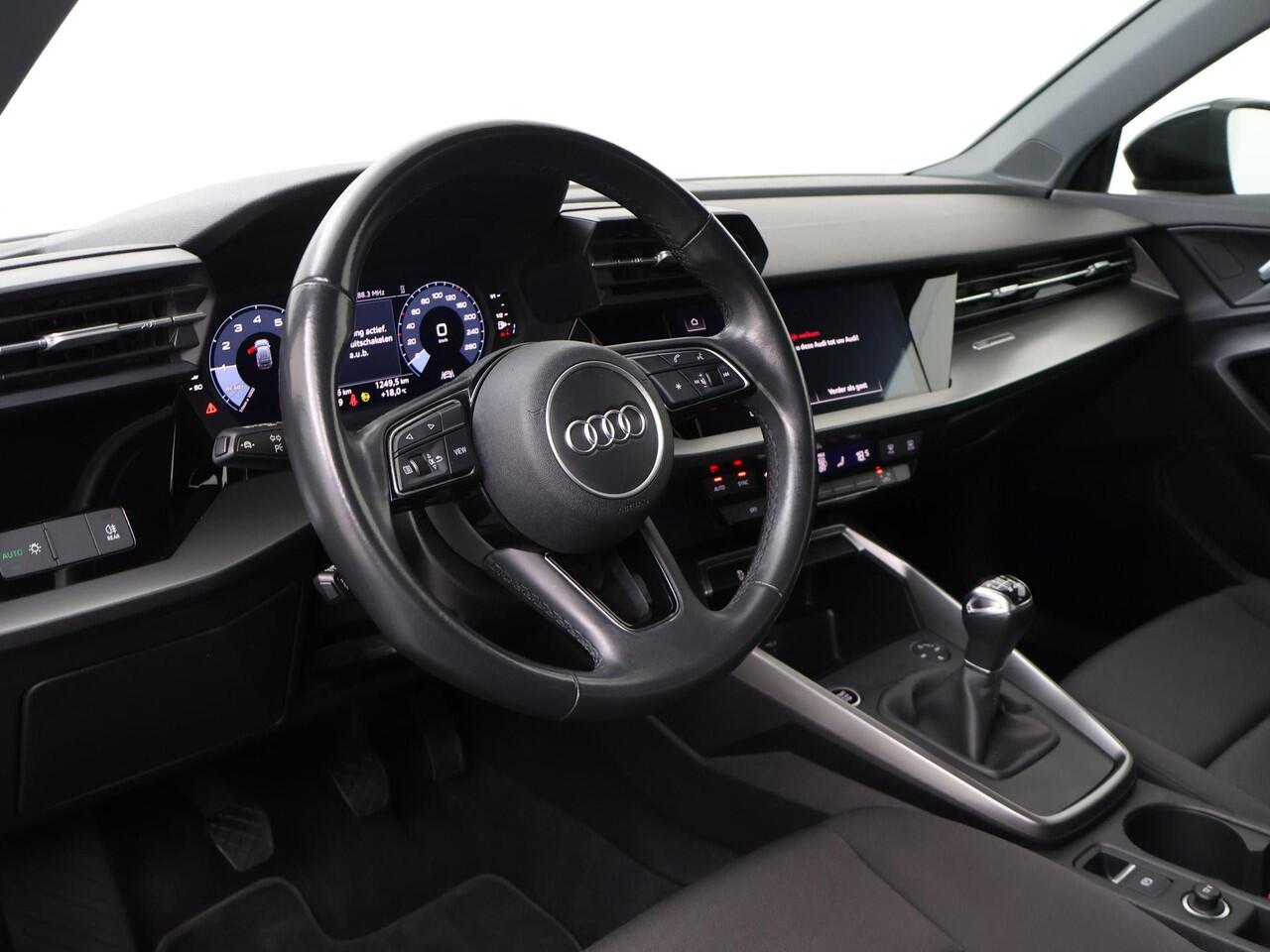 Audi A3 SPORTBACK 30 TFSI Pro Line | 110 PK | Trekhaak | Achteruitrijcamera | Climate control |