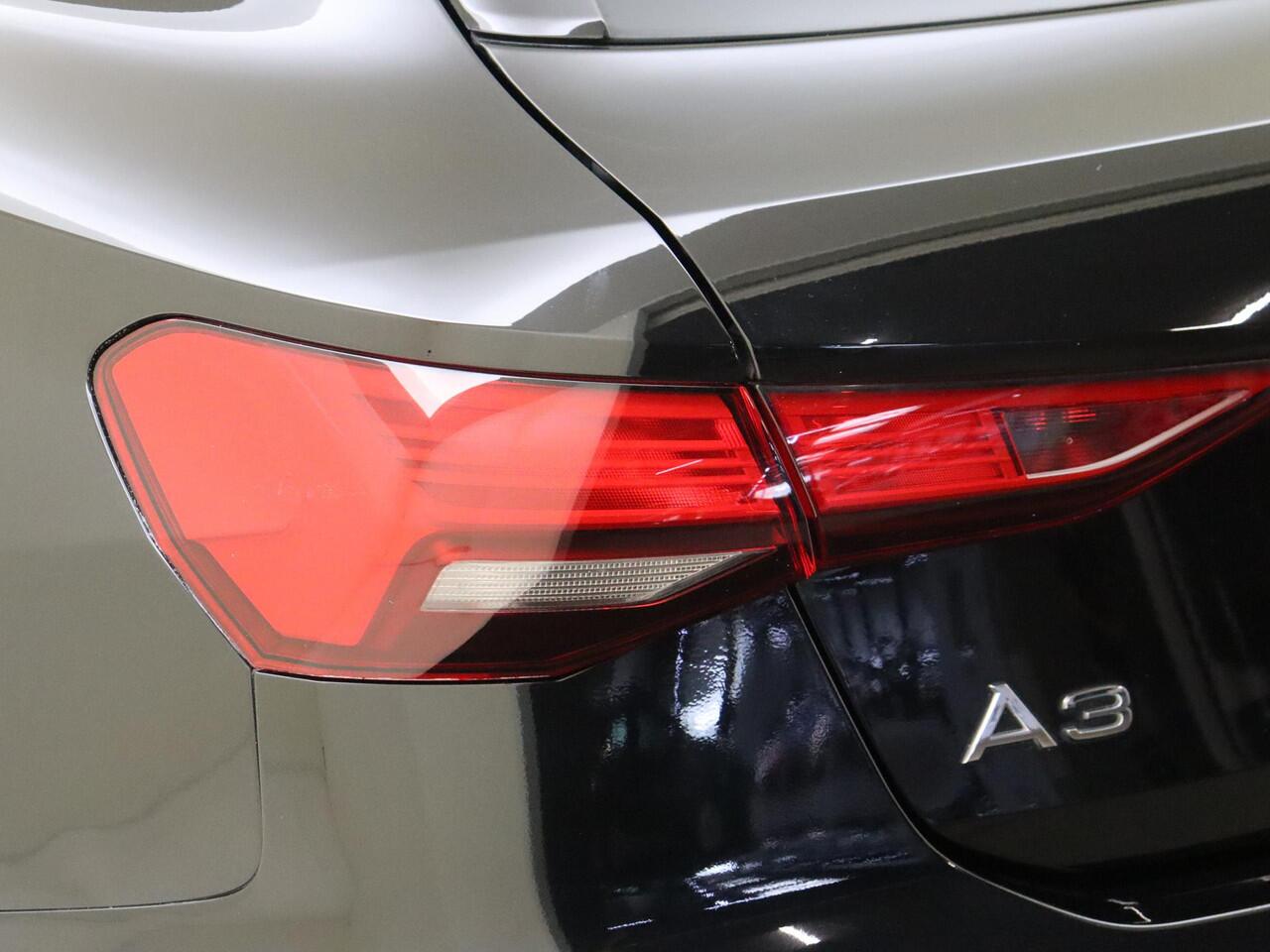 Audi A3 SPORTBACK 40 TFSI e Advanced edition | Lederen bekleding | Virtual cockpit Plus | Stoelverwarming | Navigatie Plus | Parkeerasisstent | CarPlay | Cruise control |