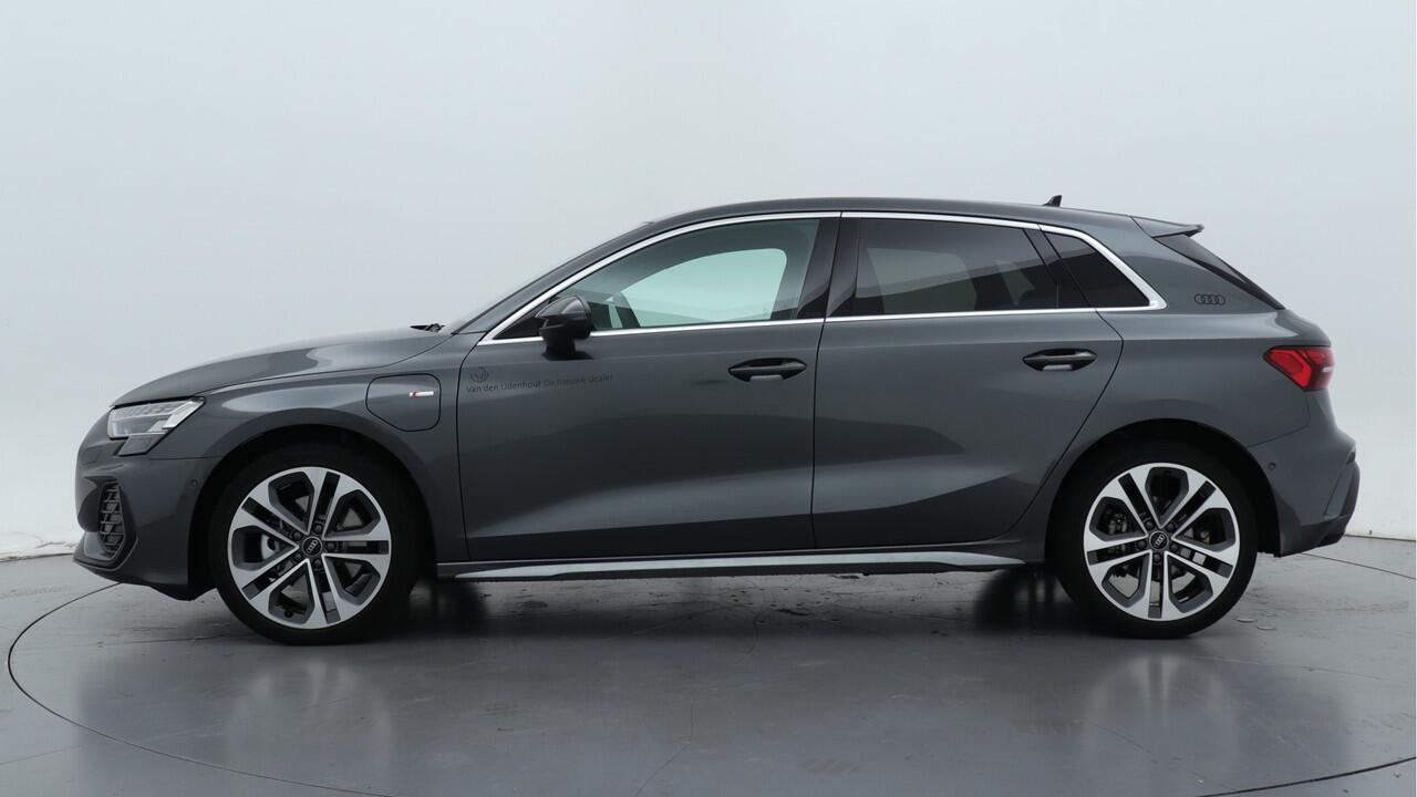 Audi A3 SPORTBACK 40 TFSI e 204pk PHEV S edition | 18" LMV | Camera | Stoelverwarming | Carplay |