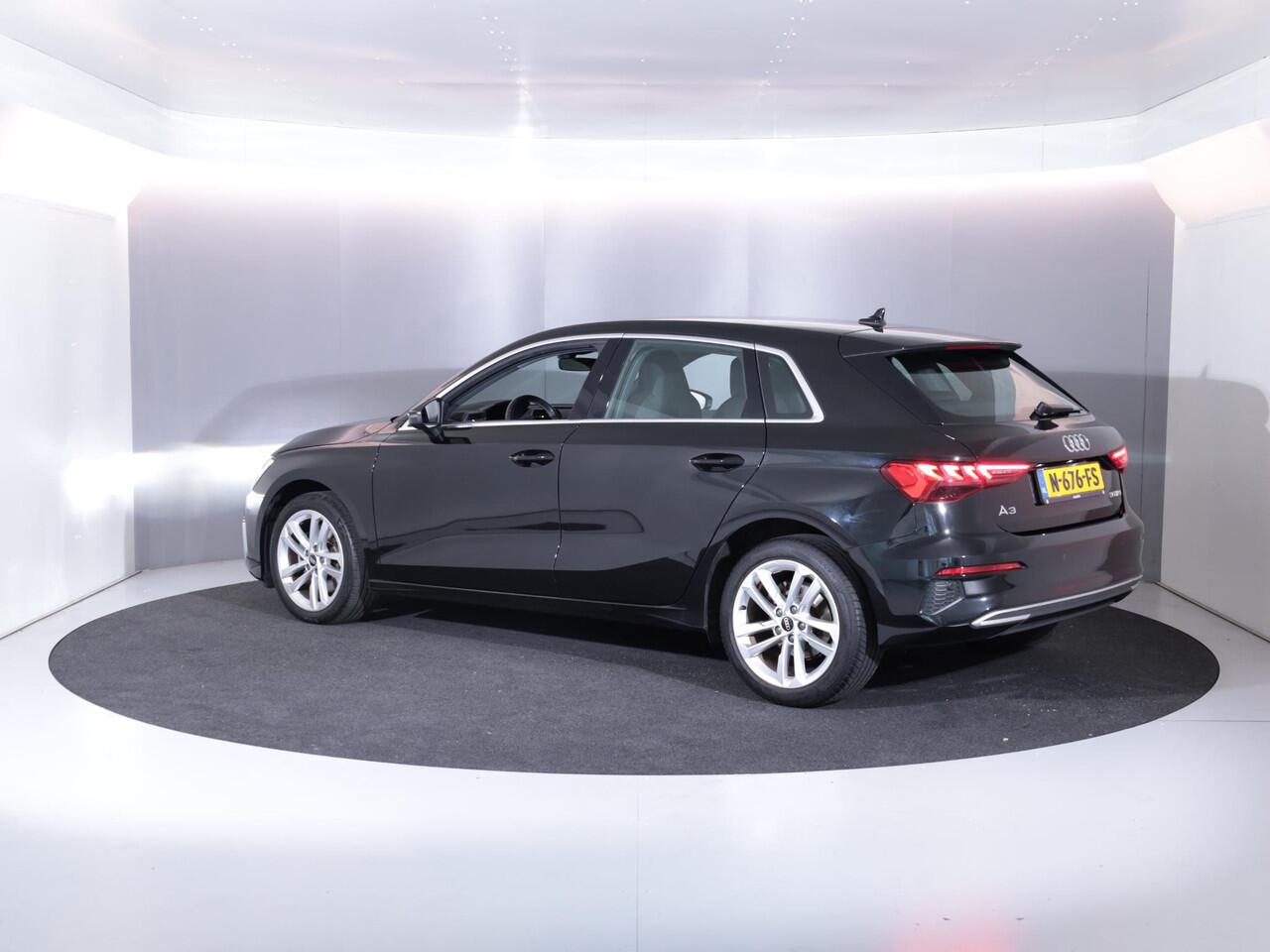 Audi A3 SPORTBACK 30 TFSI Attitude 110 pk S-tronic | Navigatie | Parkeersensoren achter | Autom. airco | Apple Carplay/Android Auto | LED koplampen |