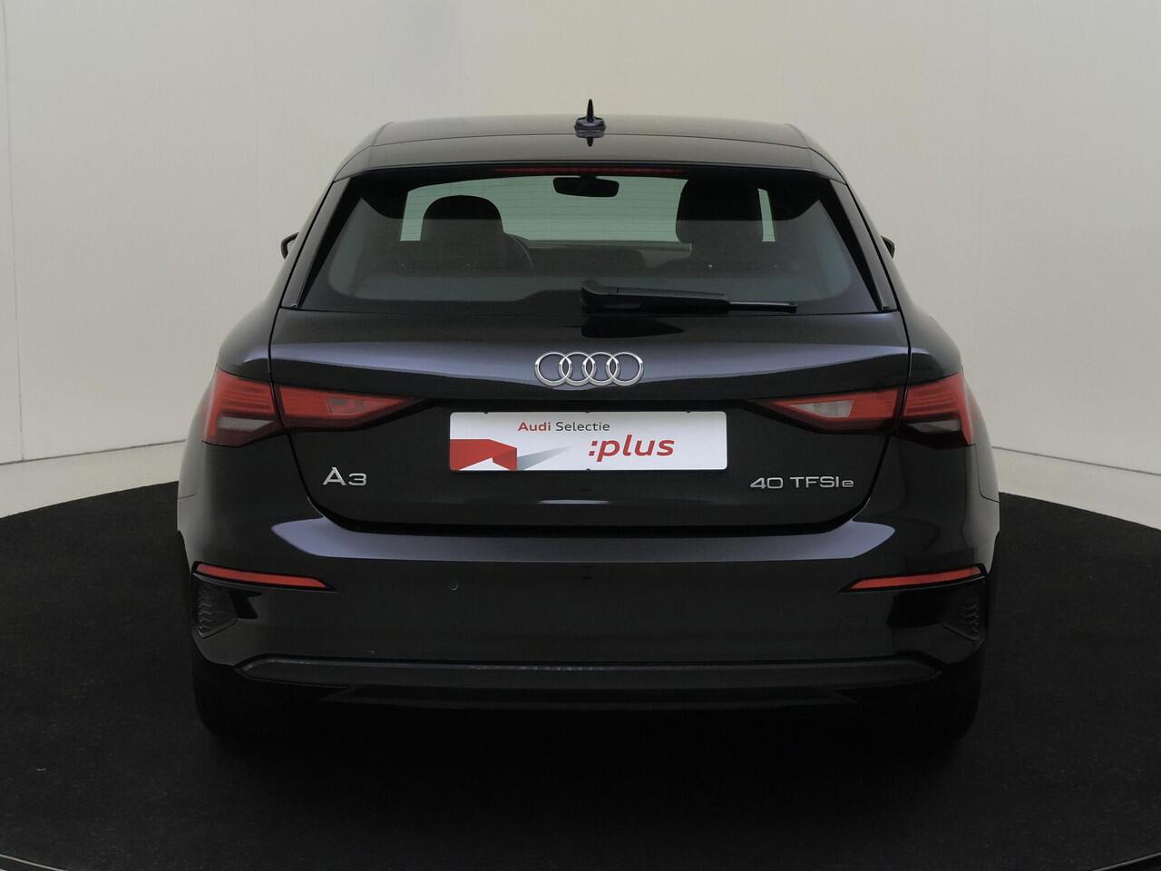 Audi A3 SPORTBACK 40 TFSI e Advanced edition | Lederen bekleding | Virtual cockpit Plus | Stoelverwarming | Navigatie Plus | Parkeerasisstent | CarPlay | Cruise control |