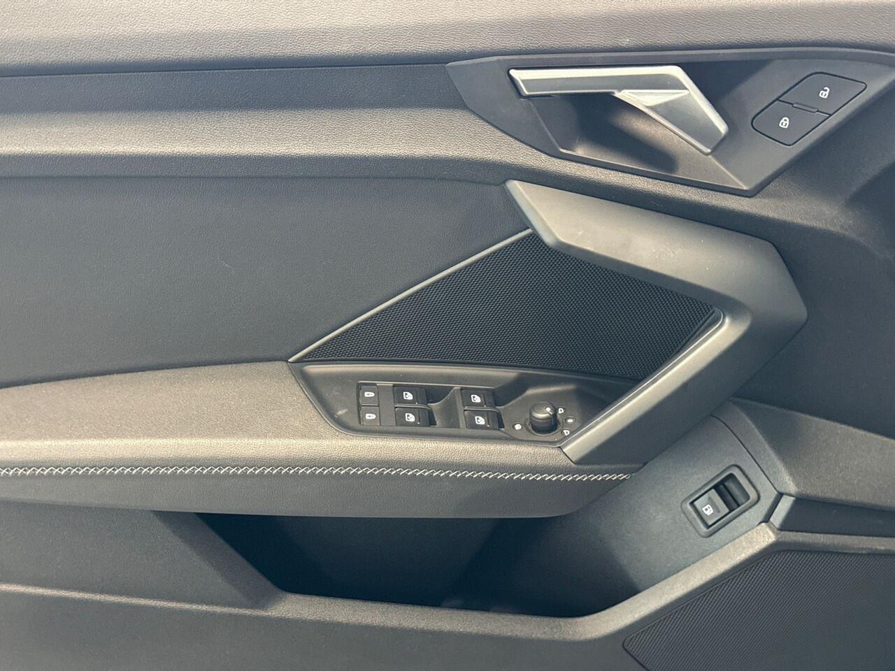 Audi A3 SPORTBACK 45 245pk TFSI e S edition Competition MMI navigatie plus MMI touch | Parkeerhulp achter | Cruise control