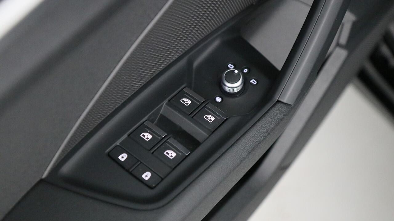 Audi A3 SPORTBACK 30 TFSI 110pk Advanced edition S-Tronic / Navigatie / Parkeersensoren