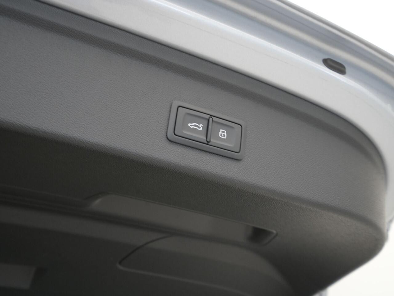 Audi A3 SPORTBACK 40 TFSI e Edition Navigatie Stoelverwarming Side assist Elek. kofferklep Carplay 82