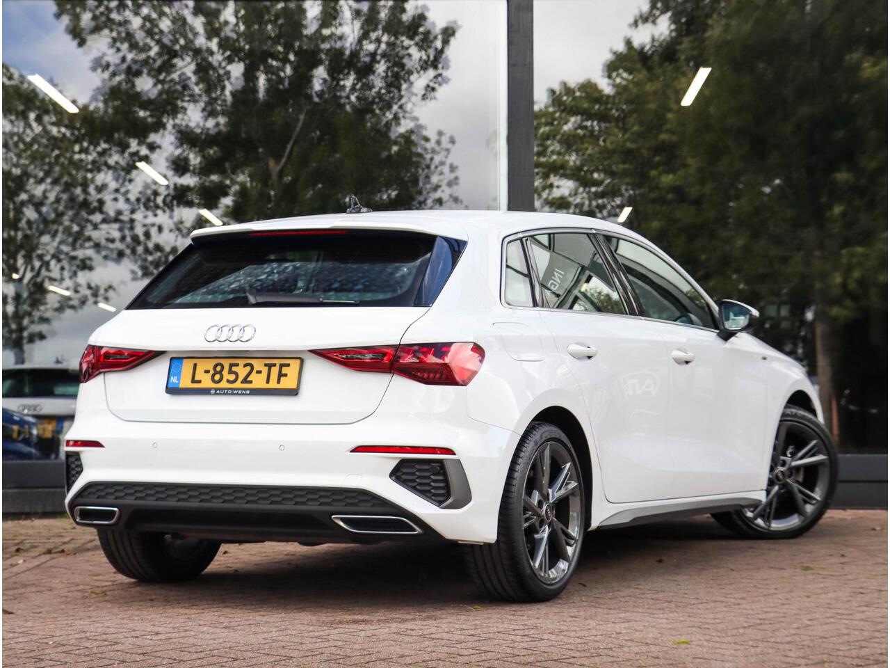 Audi A3 SPORTBACK 30 TFSI S edition Automaat 2x S Line Matrix LED