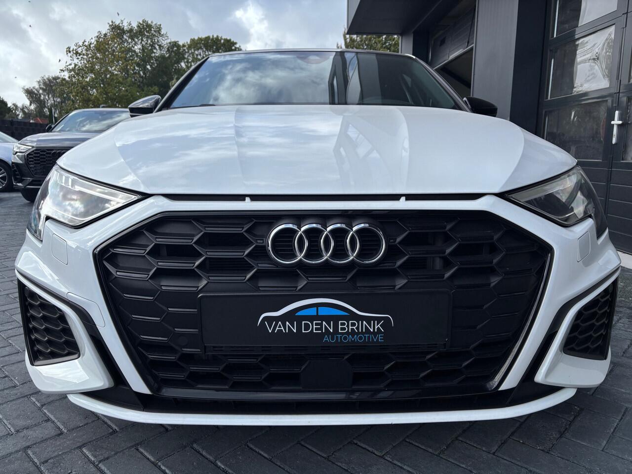 Audi A3 SPORTBACK 45 TFSI e-tron 245 pk S-line Black Pano