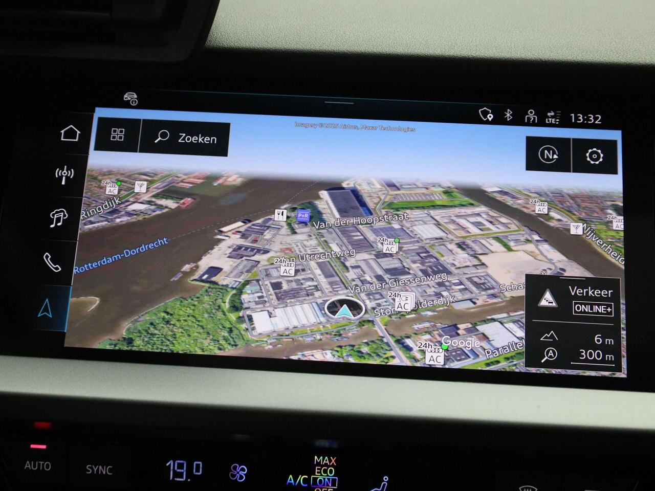 Audi A3 SPORTBACK 45 TFSIe 272PK S Line Competition · Panoramadak · Drive select · Camera + Parkeersensoren · Garantie tot april 2027